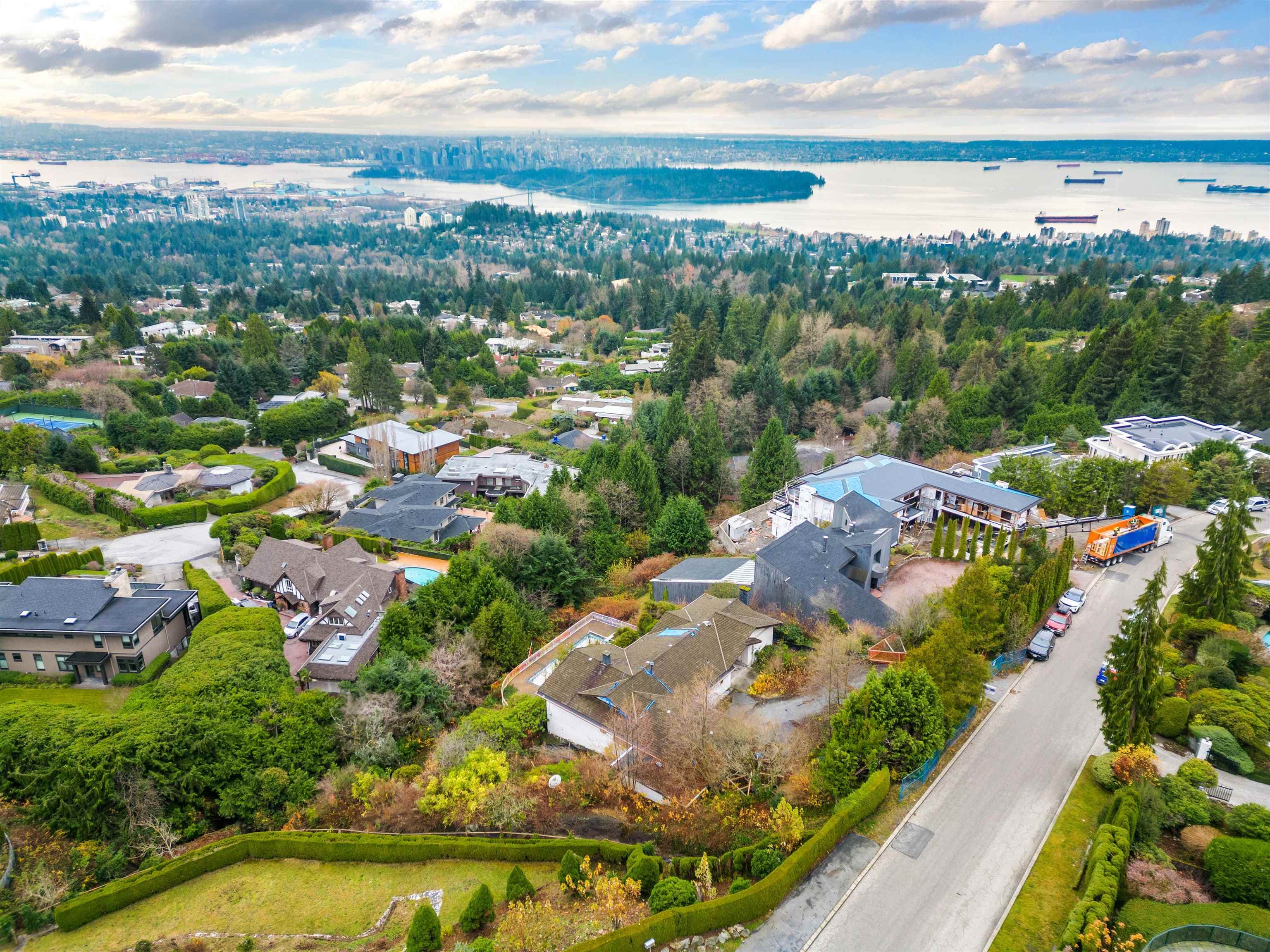 1318 Crestwell Road, West Vancouver, V7S 2P2 — photo 4