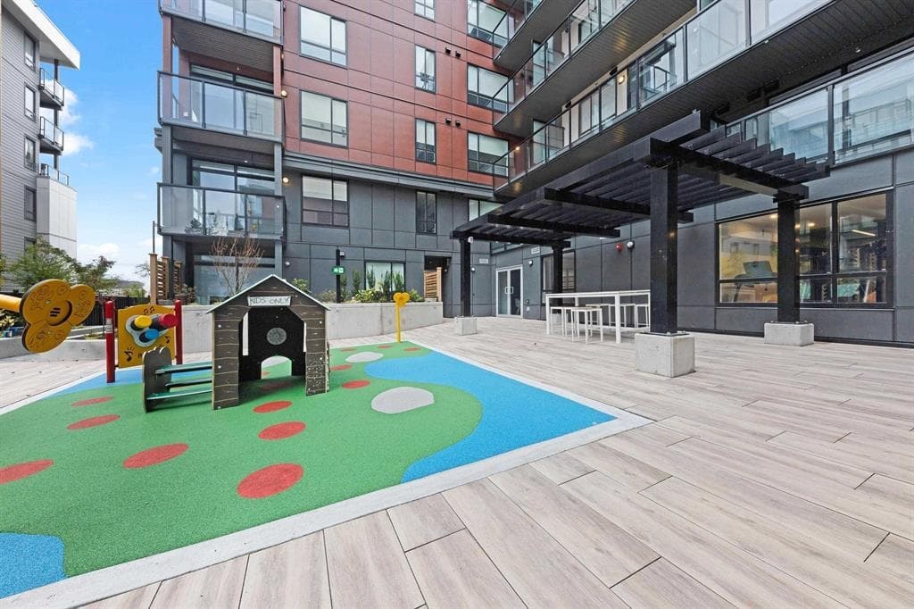 W212 - 13838 108 Avenue, Surrey, V3T 2K8 — photo 3