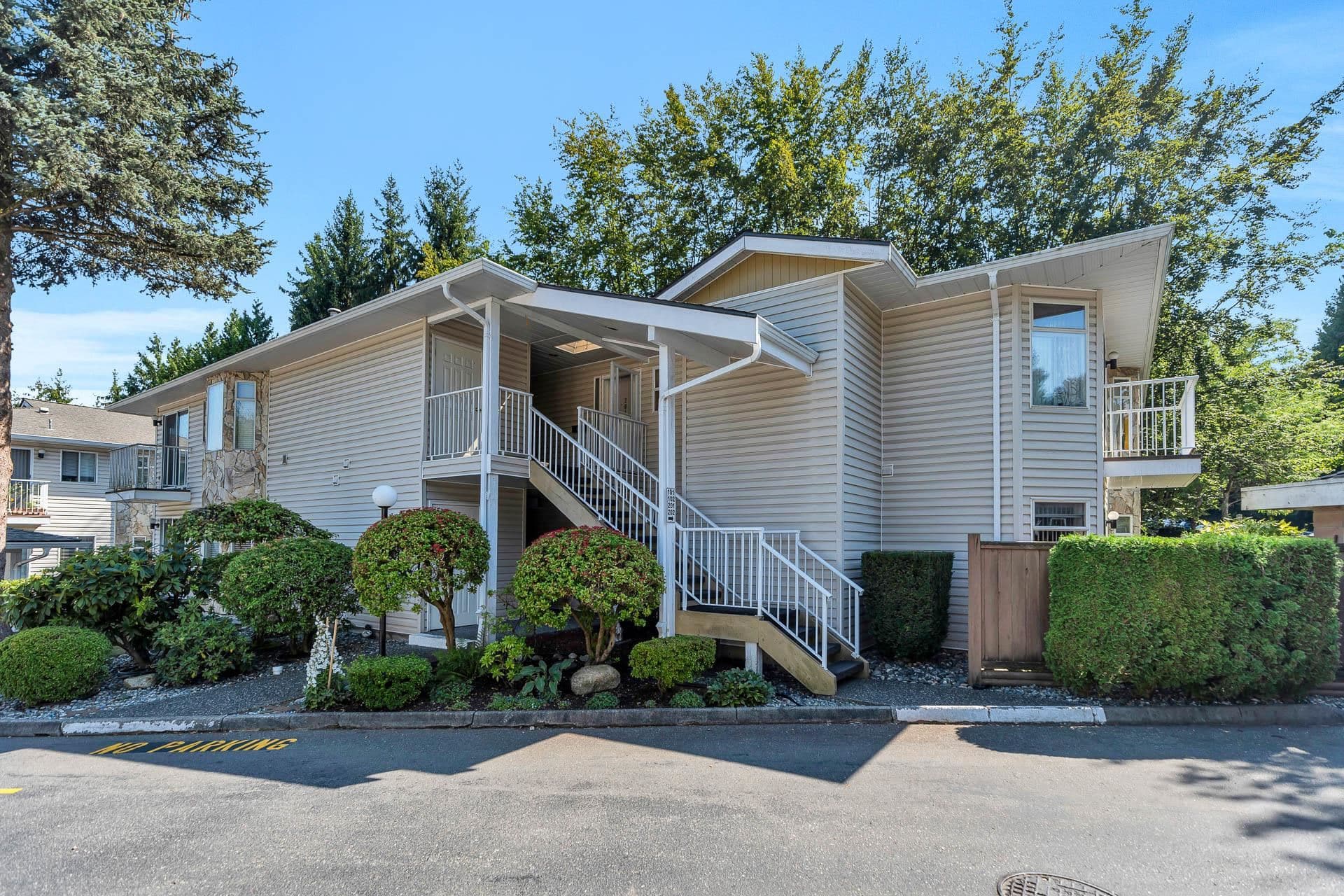 202 - 10584 153 Street, Surrey