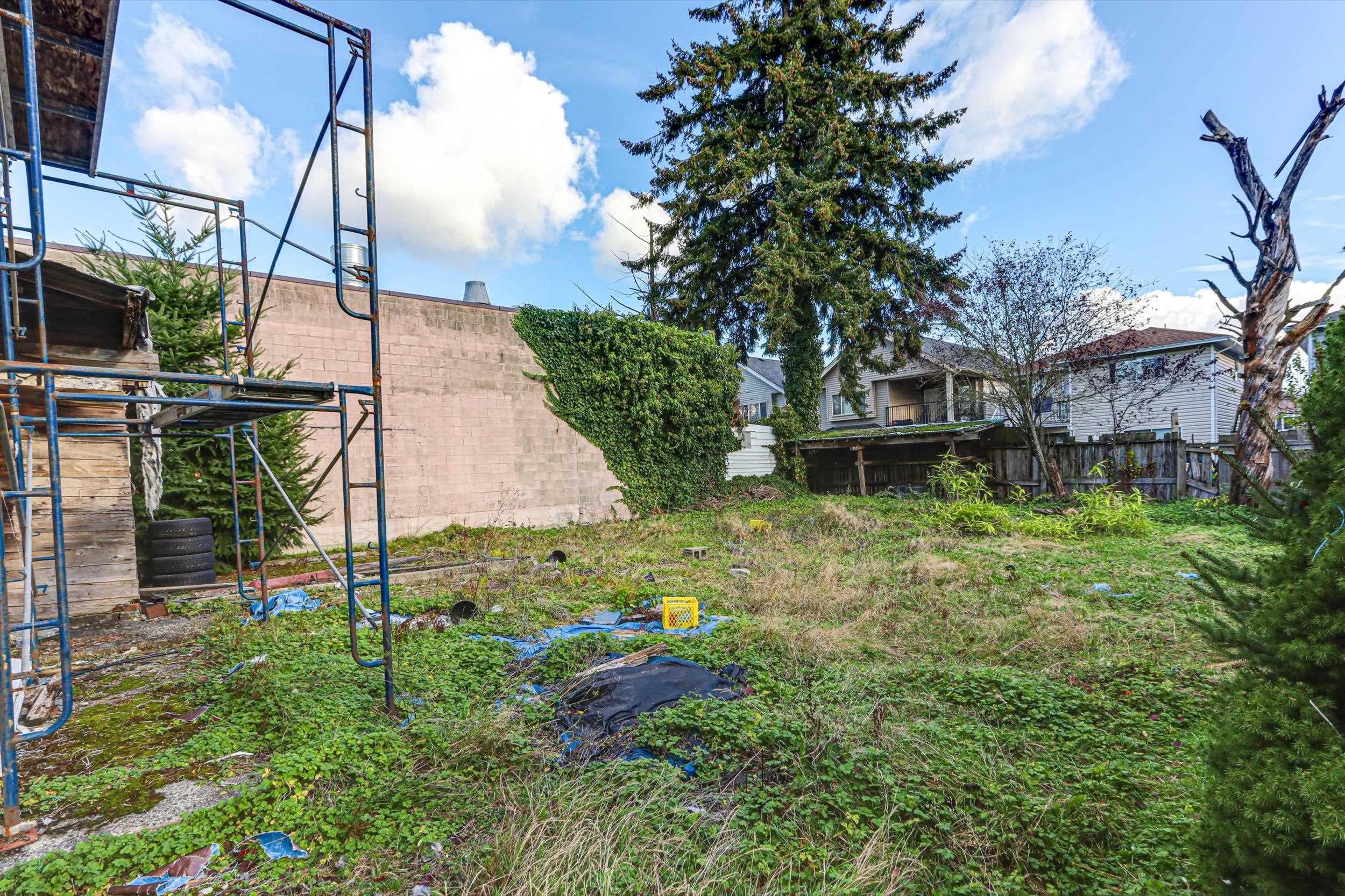 7474 Edmonds Street, Burnaby, V3N 1B2 — photo 2