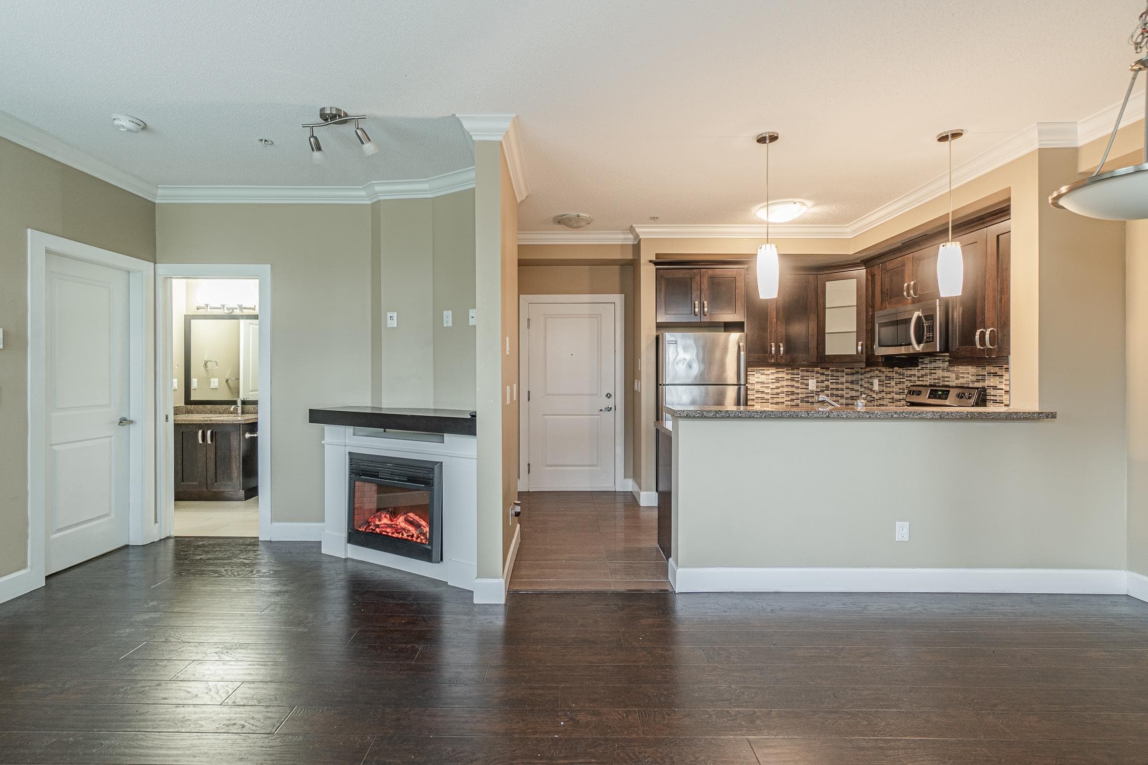 324 - 13897 Fraser Highway, Surrey, V3T 0G8 — photo 5