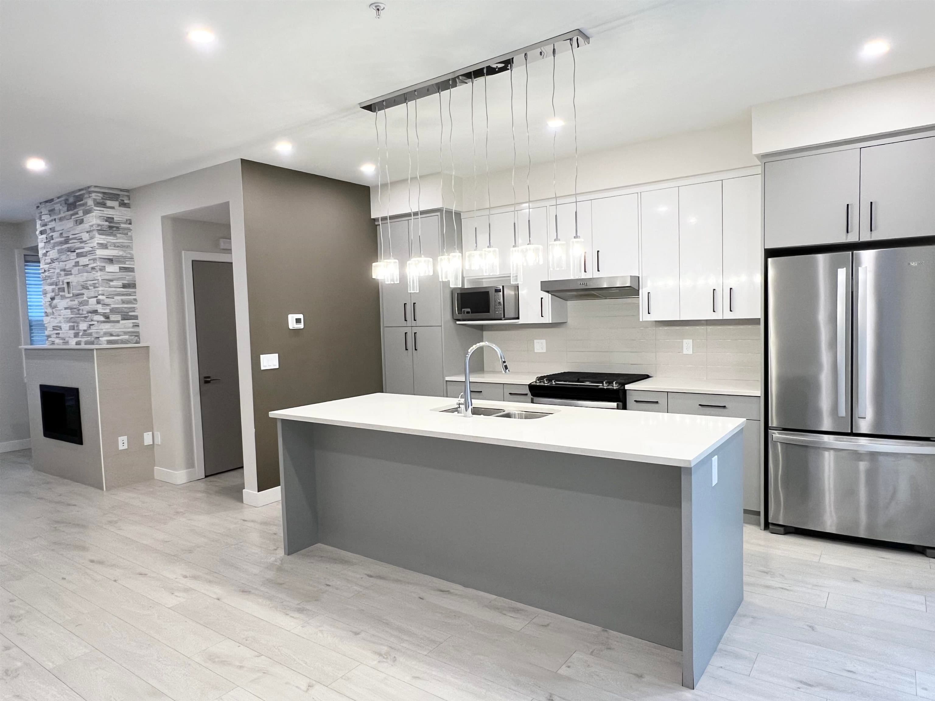 205 - 46150 Thomas Road, Chilliwack, V2R 6H3 — photo 2