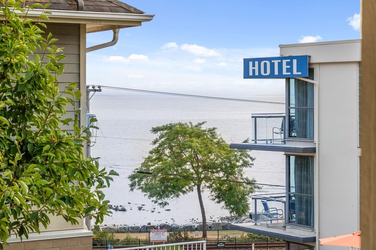 211 - 15621 Marine Drive, White Rock, V4B 1E1 — photo 2