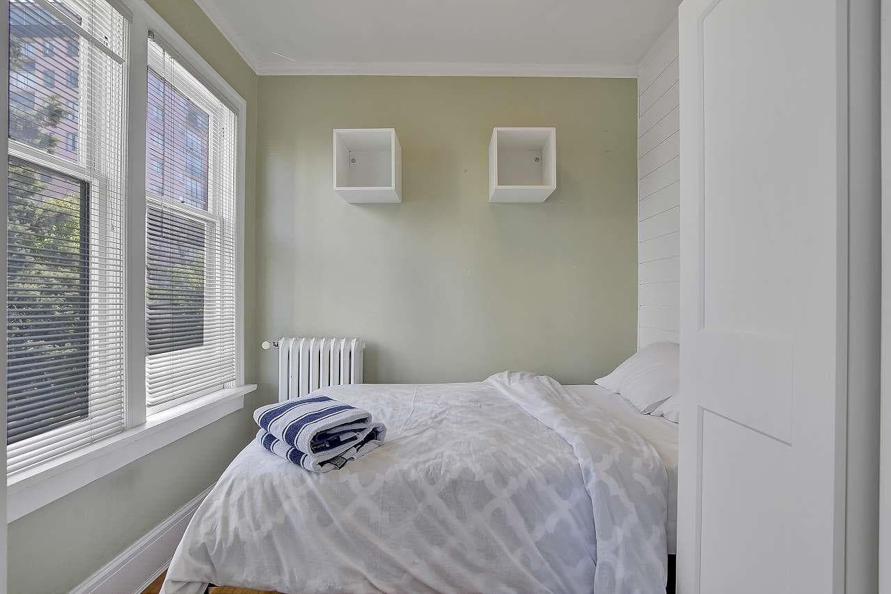 15 Unfurnished - 935 Jervis Street, Vancouver, V6E 2B5 — photo 3