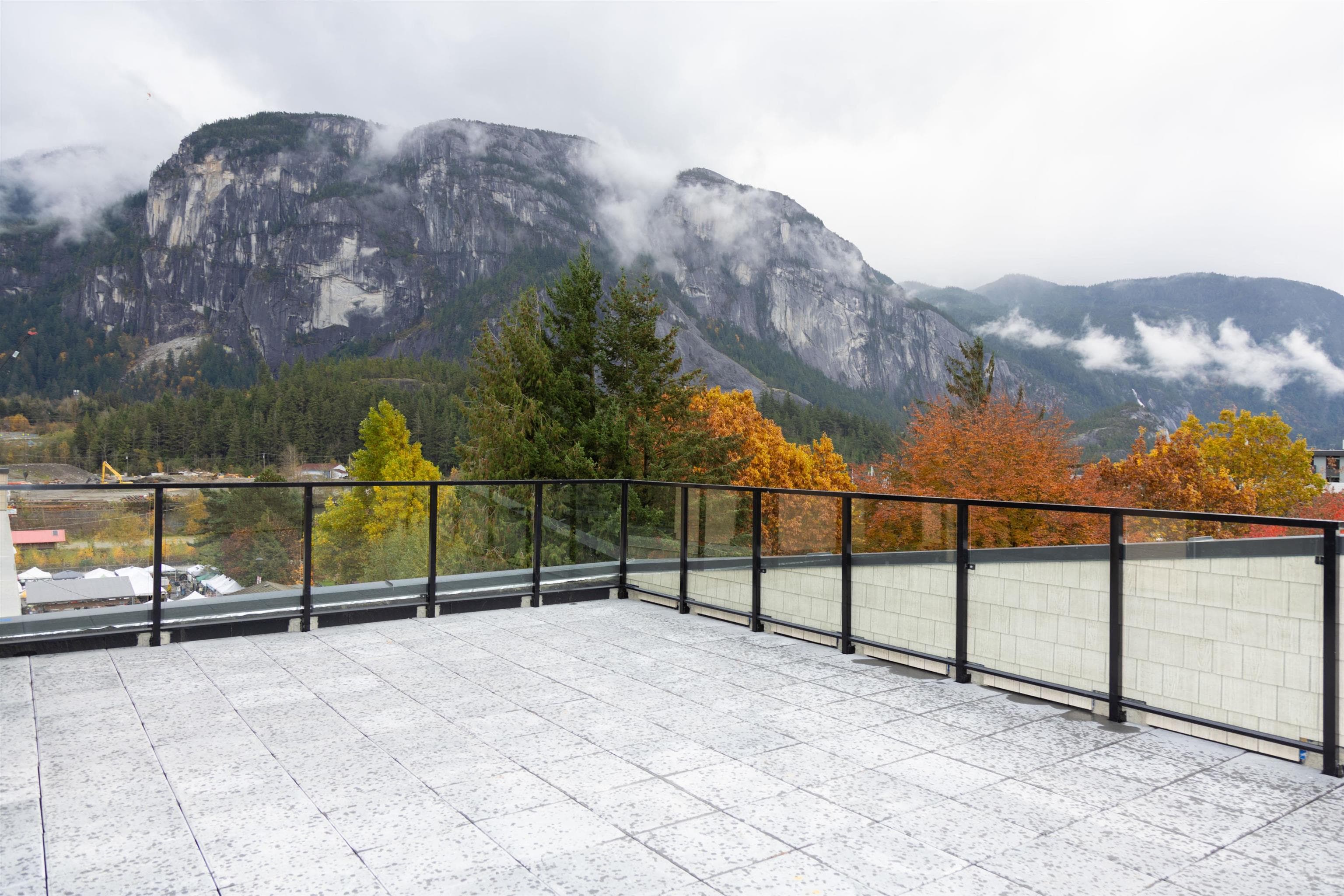 304 - 37994 2nd Avenue, Squamish, V8B 0C3 — photo 3