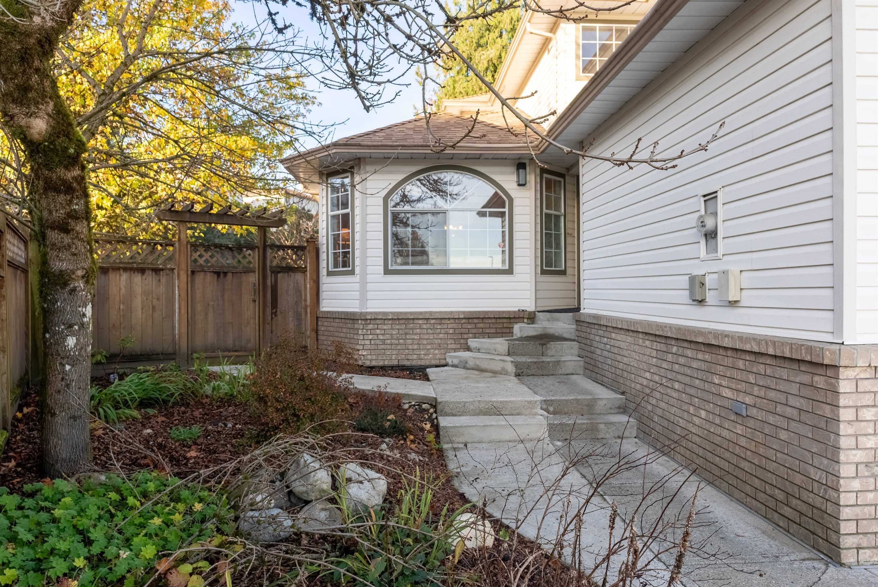 1392 El Camino Drive, Coquitlam, V3E 2W6 — photo 5