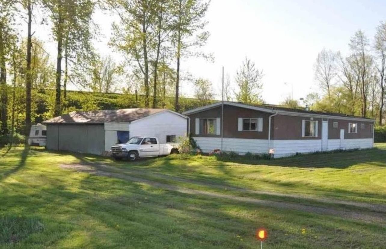 6477 Riverside Street, Abbotsford, V4X 1T9 — photo 1