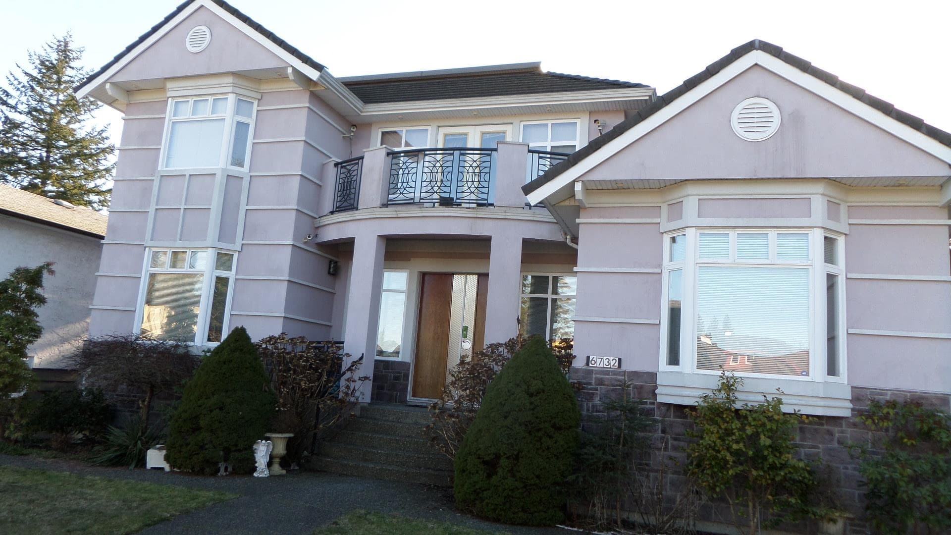 6732 Burns Street, Burnaby