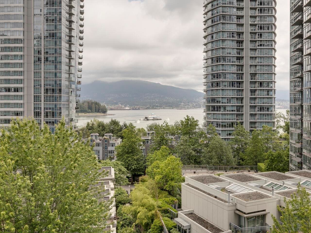 601 - 1228 W Hastings Street, Vancouver, V6E 4S6 — photo 2