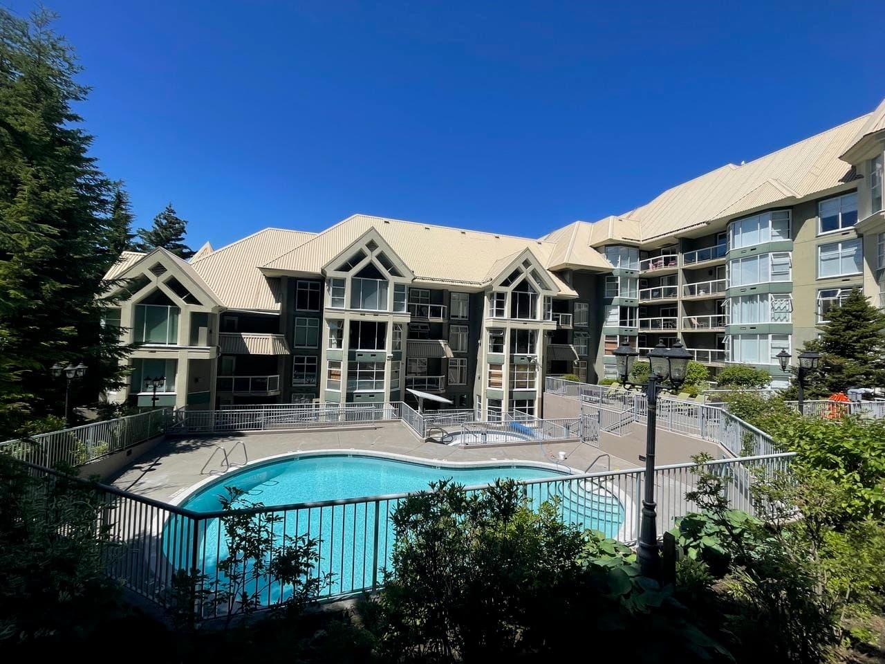 Wk 2+16 - 4910 Spearhead Place, Whistler, V0N 1B4 — photo 1