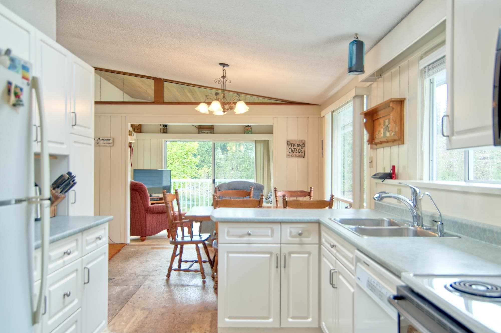 4618 Gerrans Bay Road, Madeira Park, V0N 2H1 — photo 5