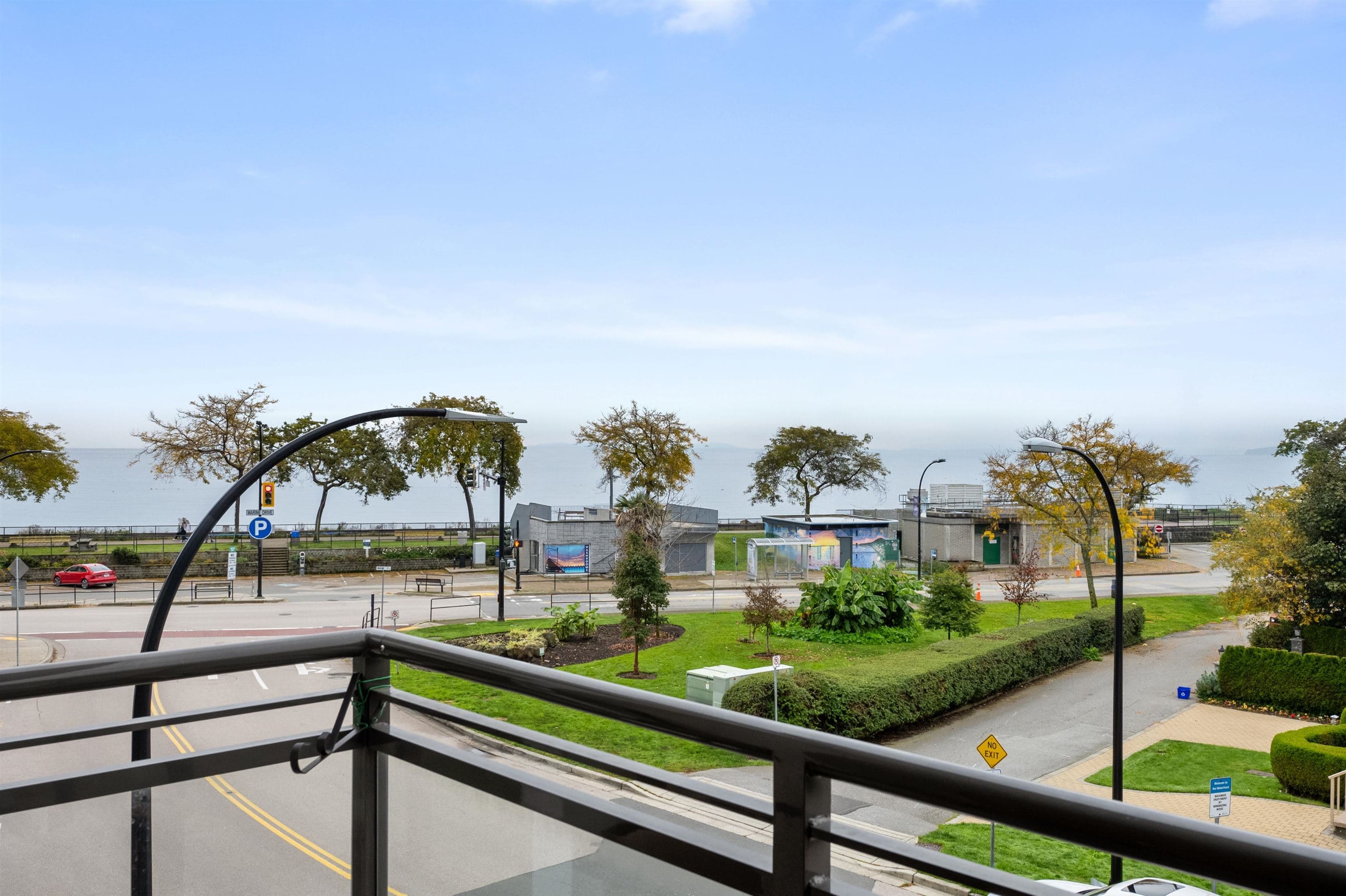 303 - 1160 Oxford Street, White Rock, V4B 0B3 — photo 4