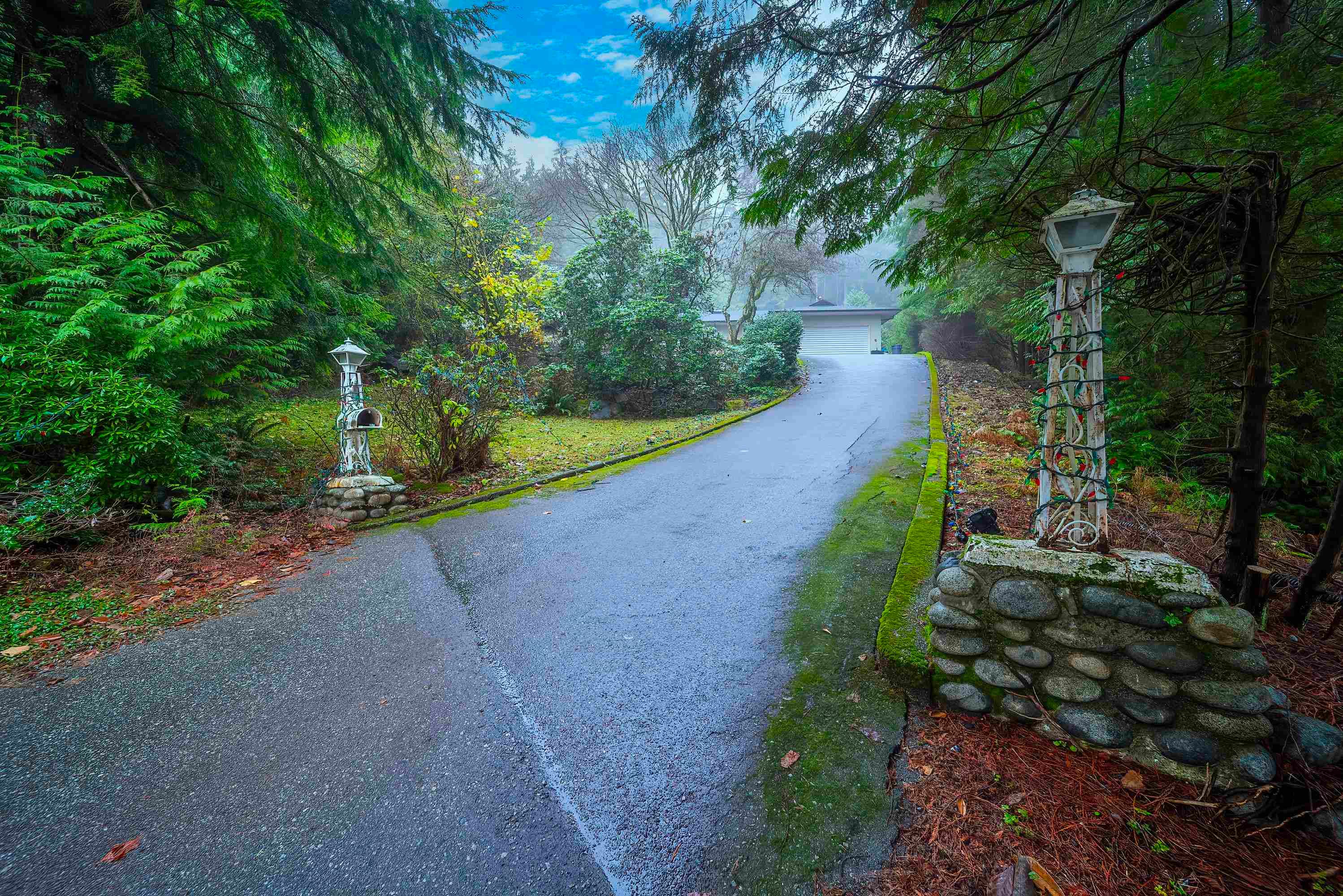 77 Desswood Place, West Vancouver, V7S 1B8 — photo 2