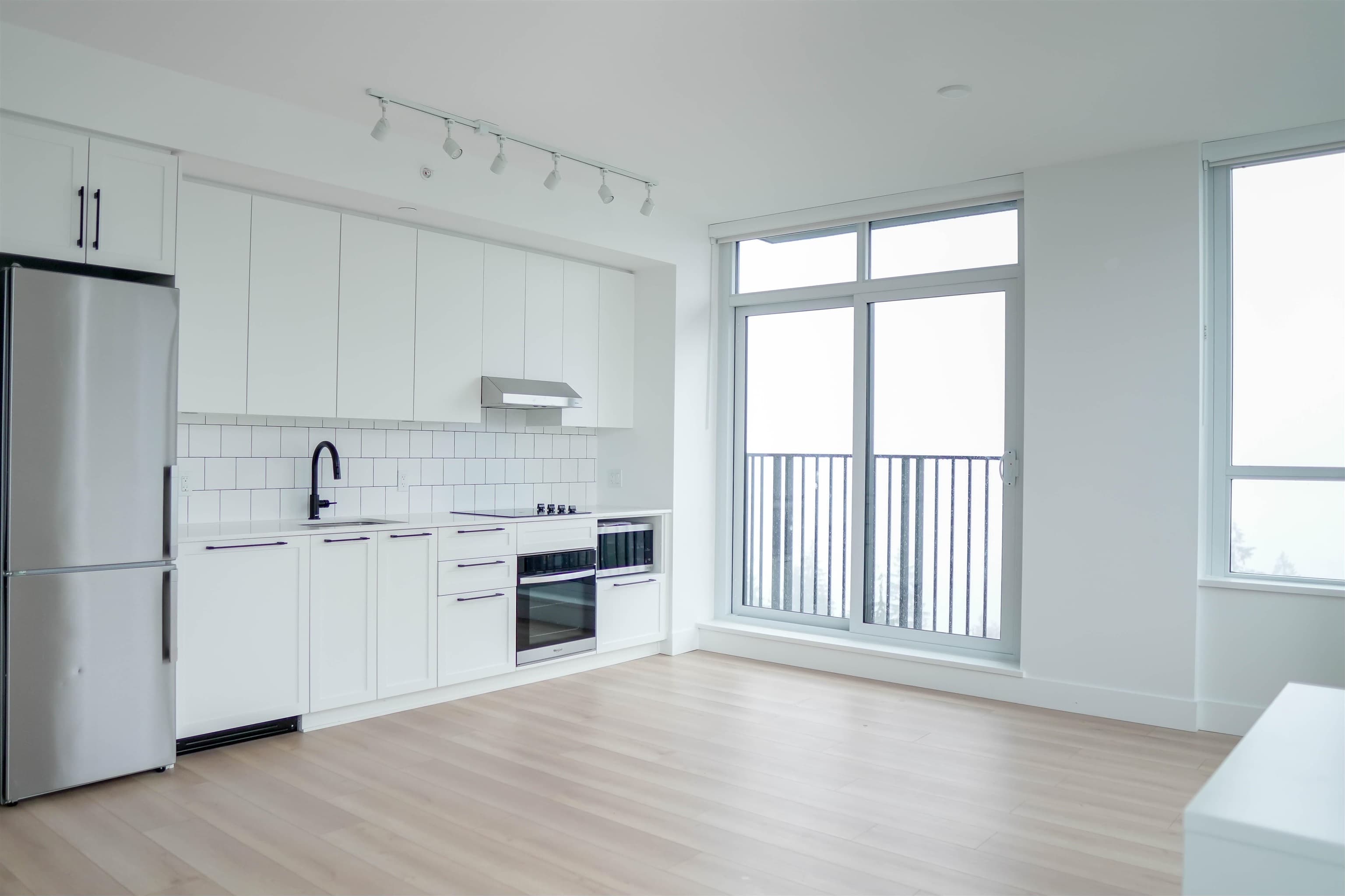 1108 - 8750 University Crescent, Burnaby, V5A 0G9 — photo 3