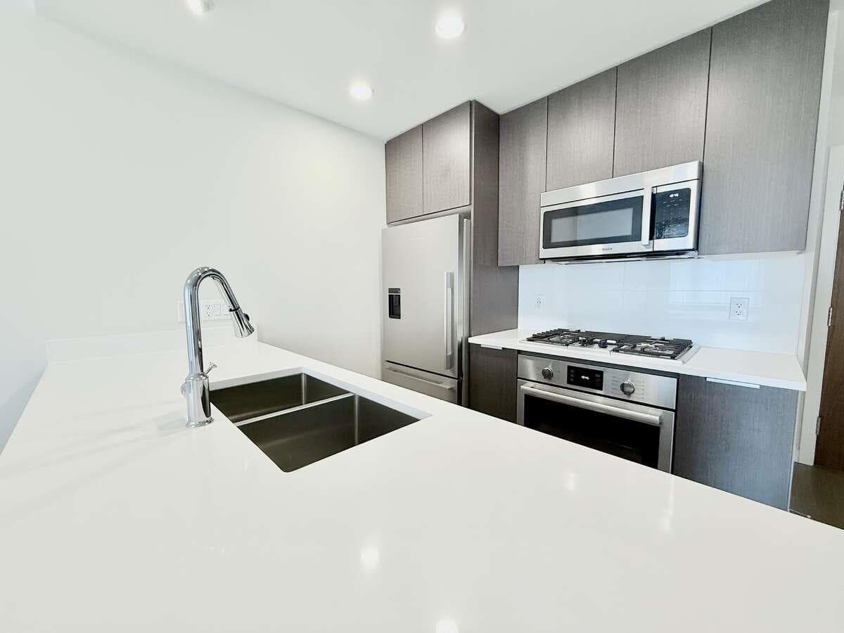 1204 - 8699 Hazelbridge Way, Richmond, V6X 0T4 — photo 3