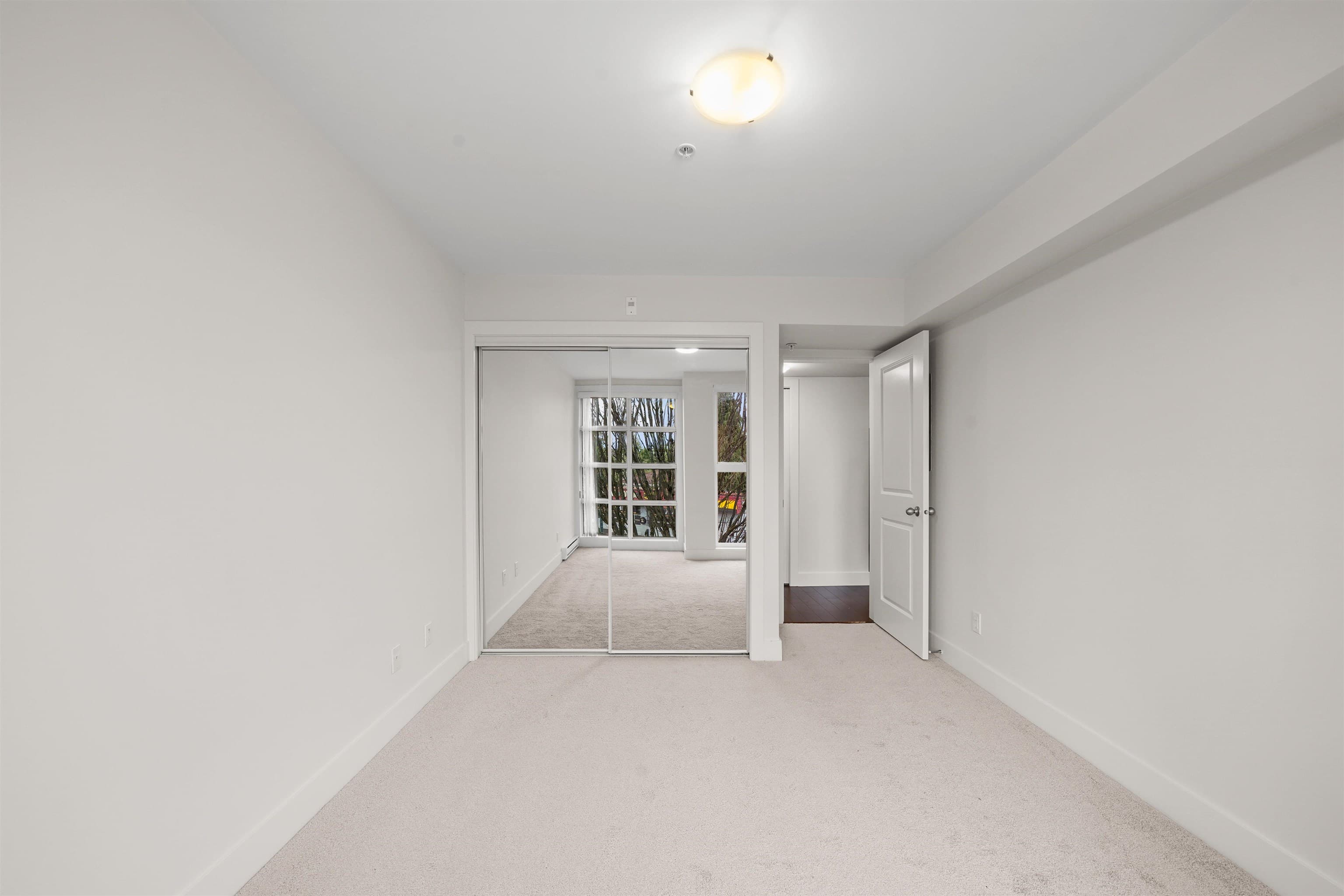 306 - 4338 Commercial Street, Vancouver, V5N 2S7 — photo 3