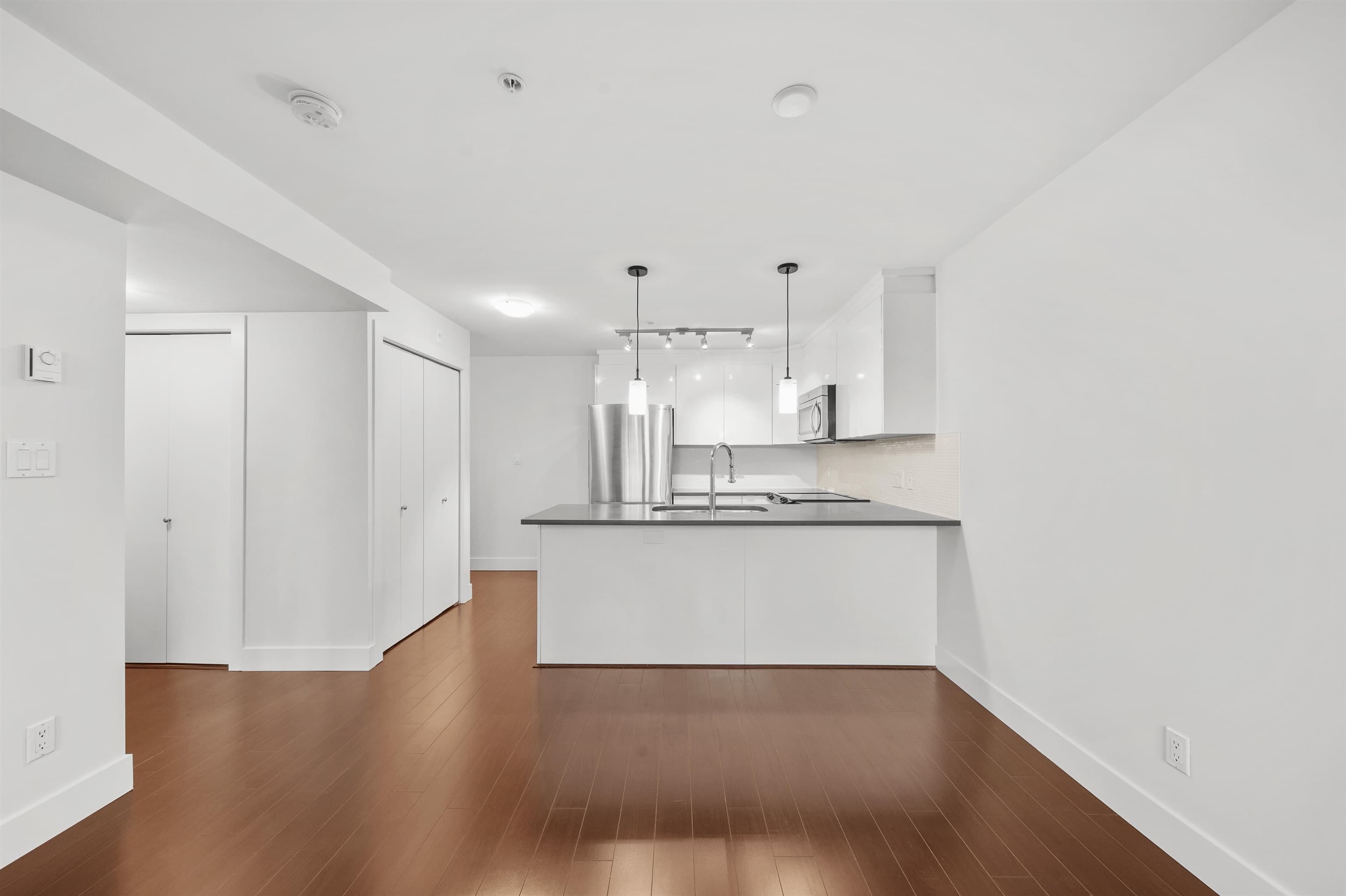 306 - 4338 Commercial Street, Vancouver