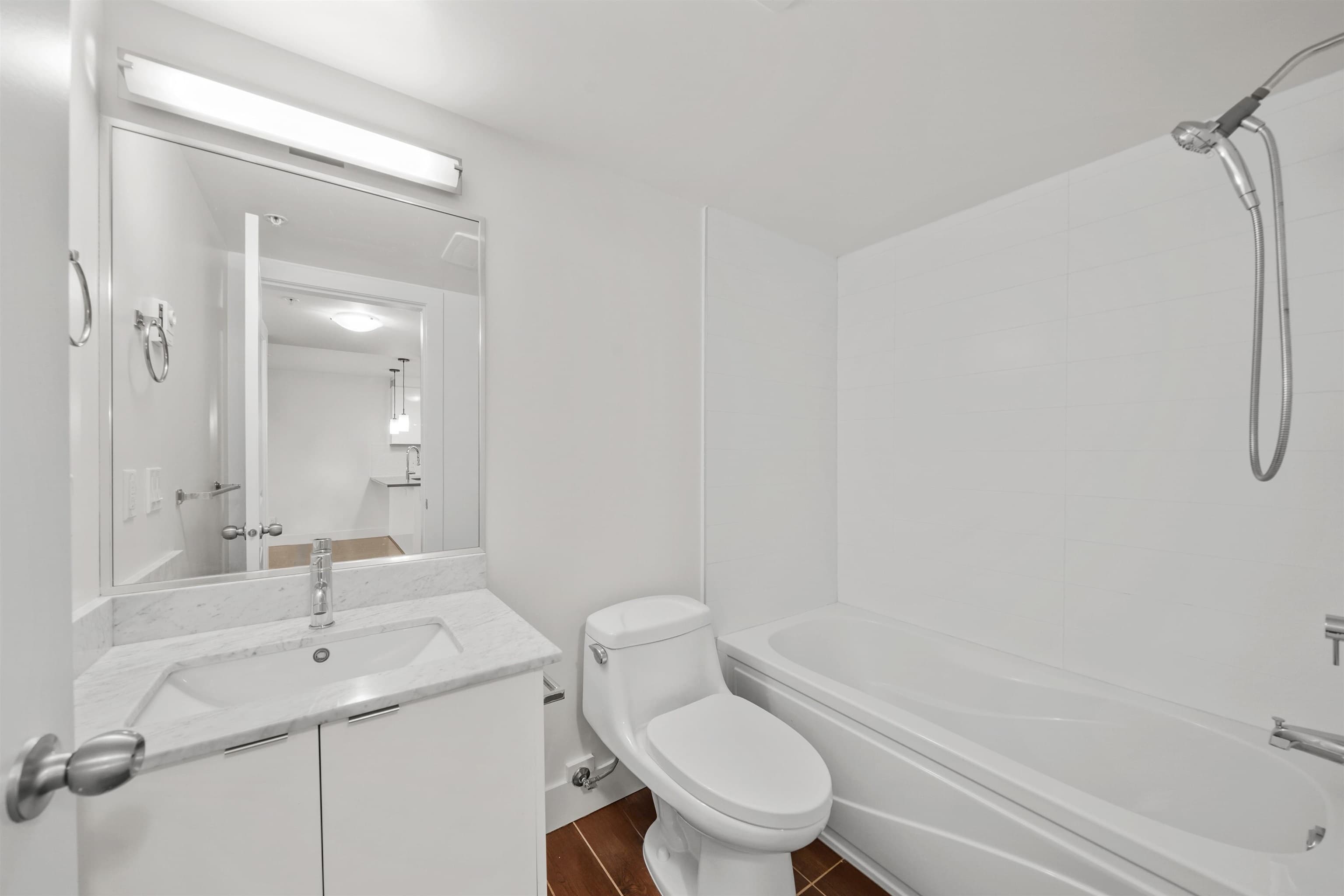 306 - 4338 Commercial Street, Vancouver, V5N 2S7 — photo 4