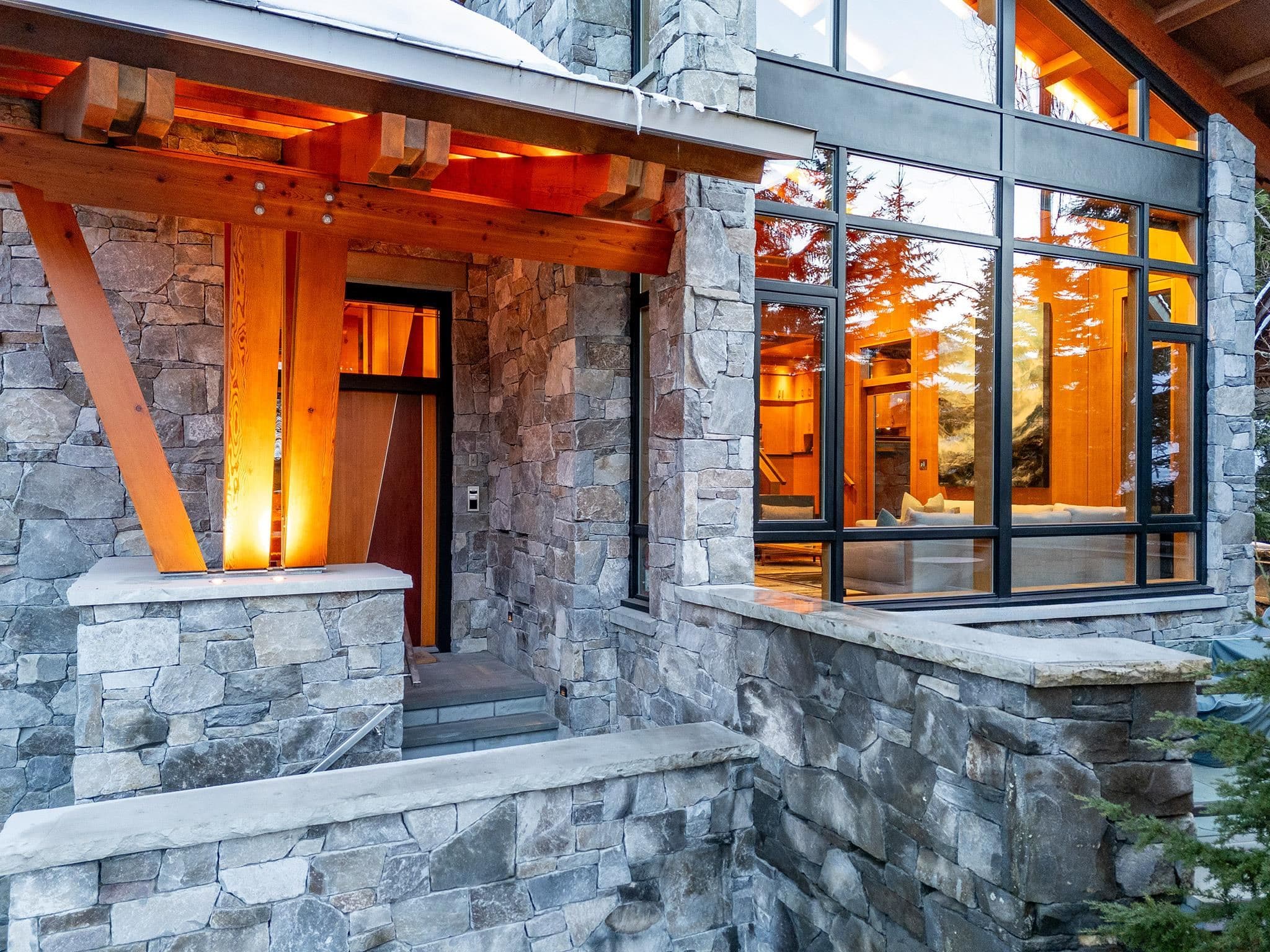 4961 Horstman Lane, Whistler, V0N 1B4 — photo 4