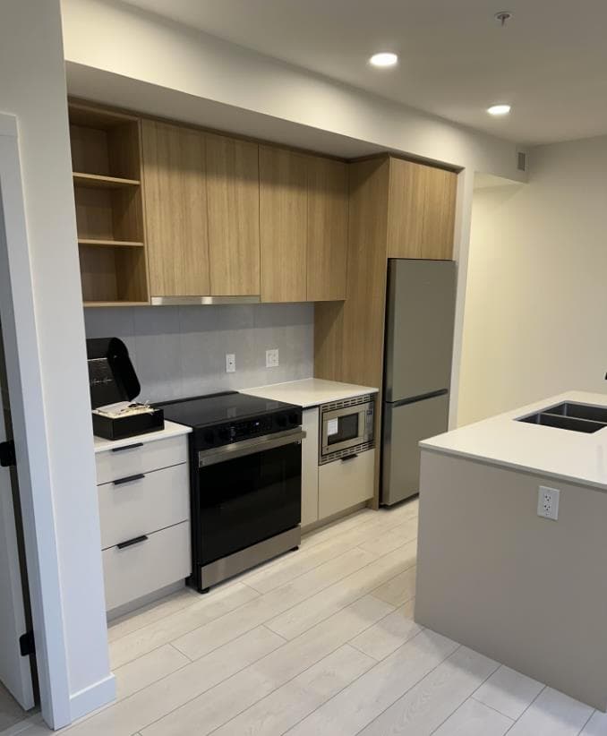 317 - 13439 94a Avenue, Surrey, V3V 0G9 — photo 5