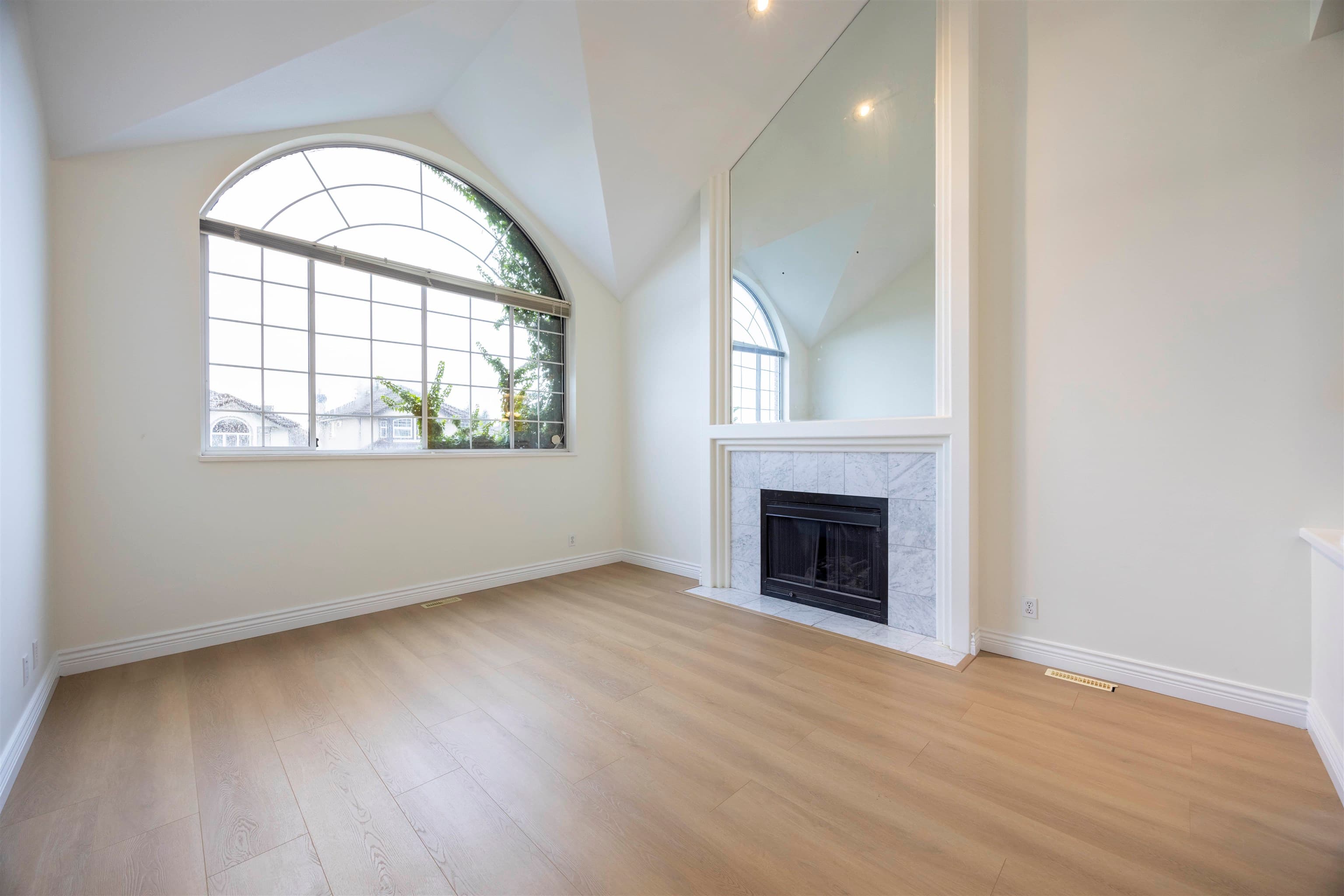 1569 Manzanita Court, Coquitlam, V3E 2Y2 — photo 3