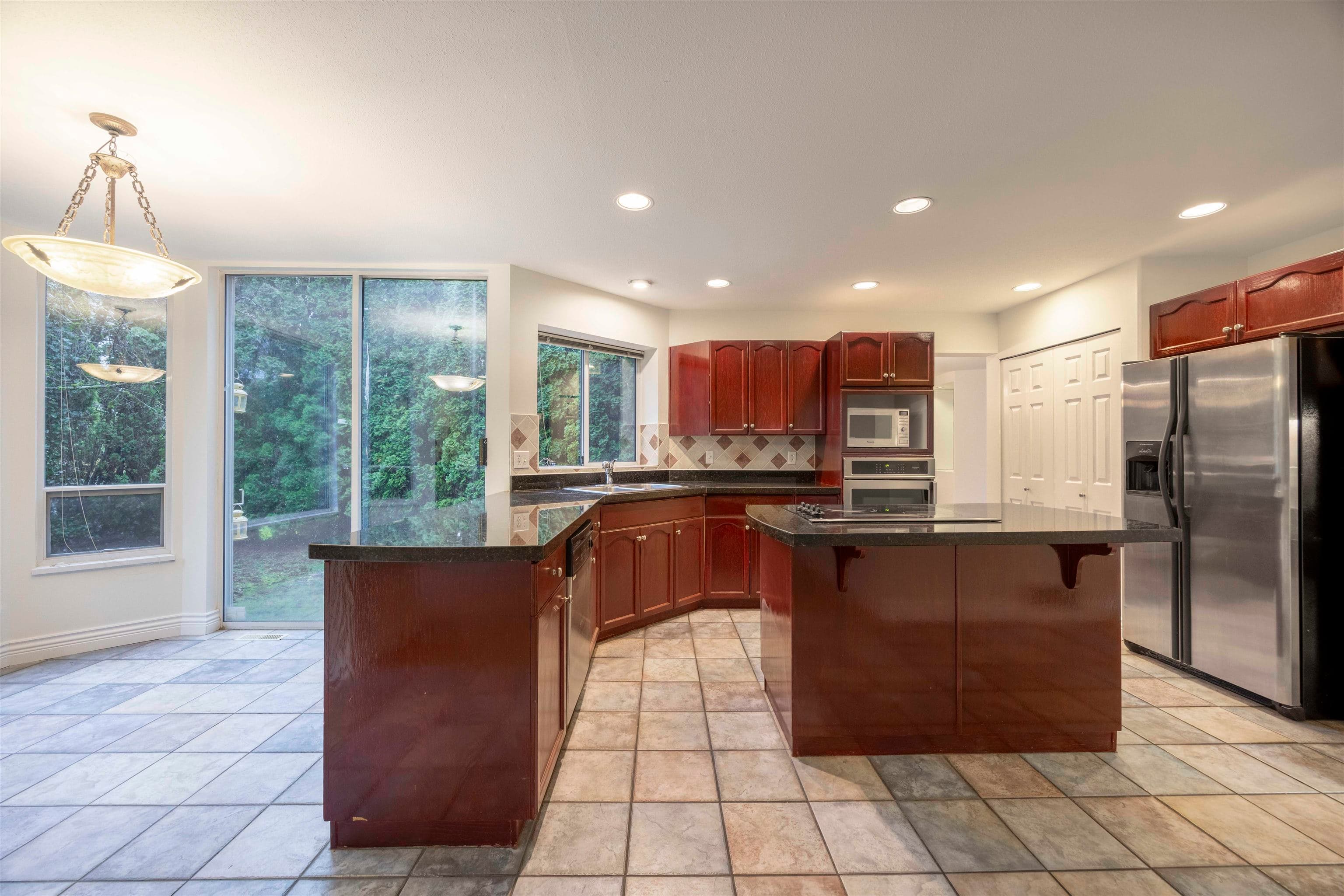 1569 Manzanita Court, Coquitlam, V3E 2Y2 — photo 5