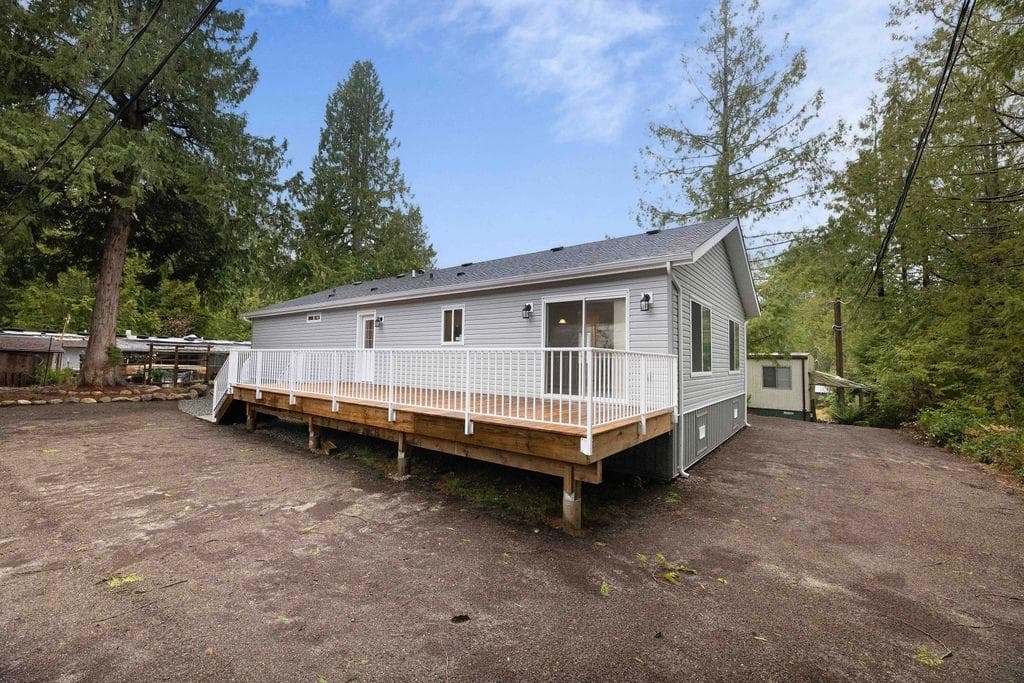 11 - 1416 North Road, Gibsons, V0N 1V1 — photo 3