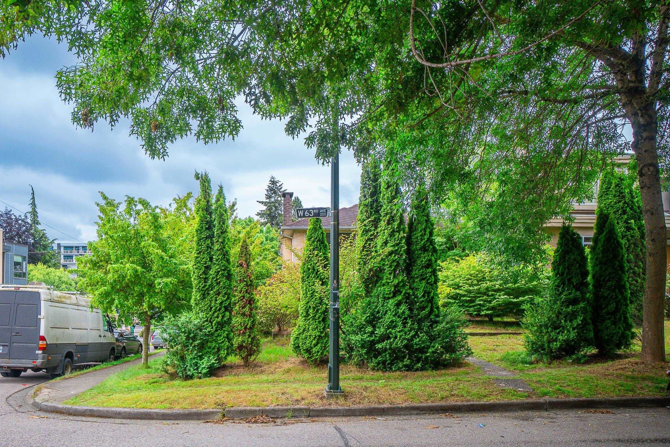 204 W 63rd Avenue, Vancouver, V5X 2H8 — photo 2