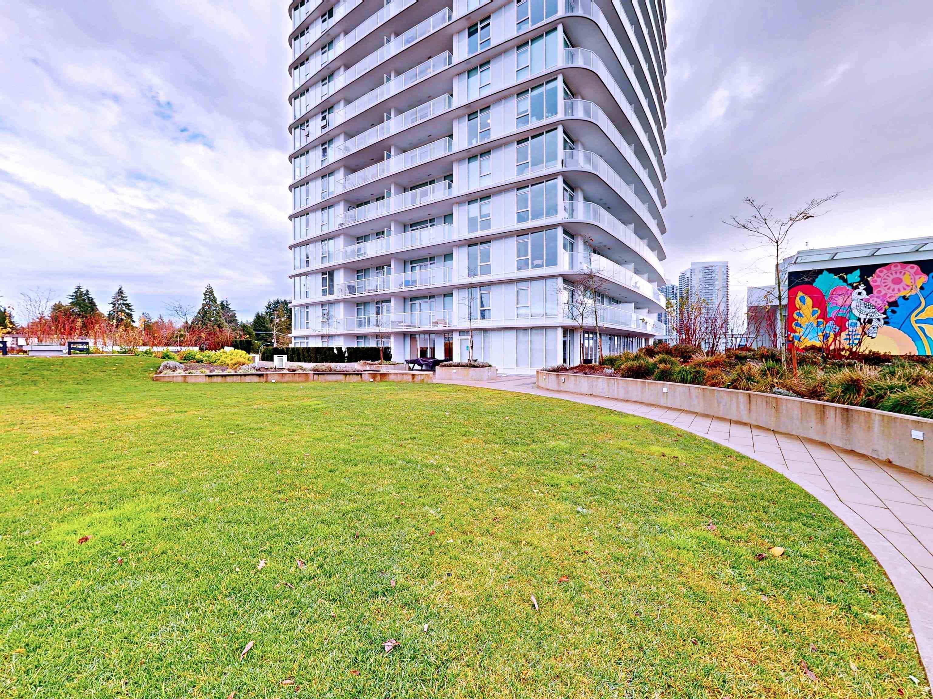 2708 - 13685 102 Avenue, Surrey, V3T 0S2 — photo 2
