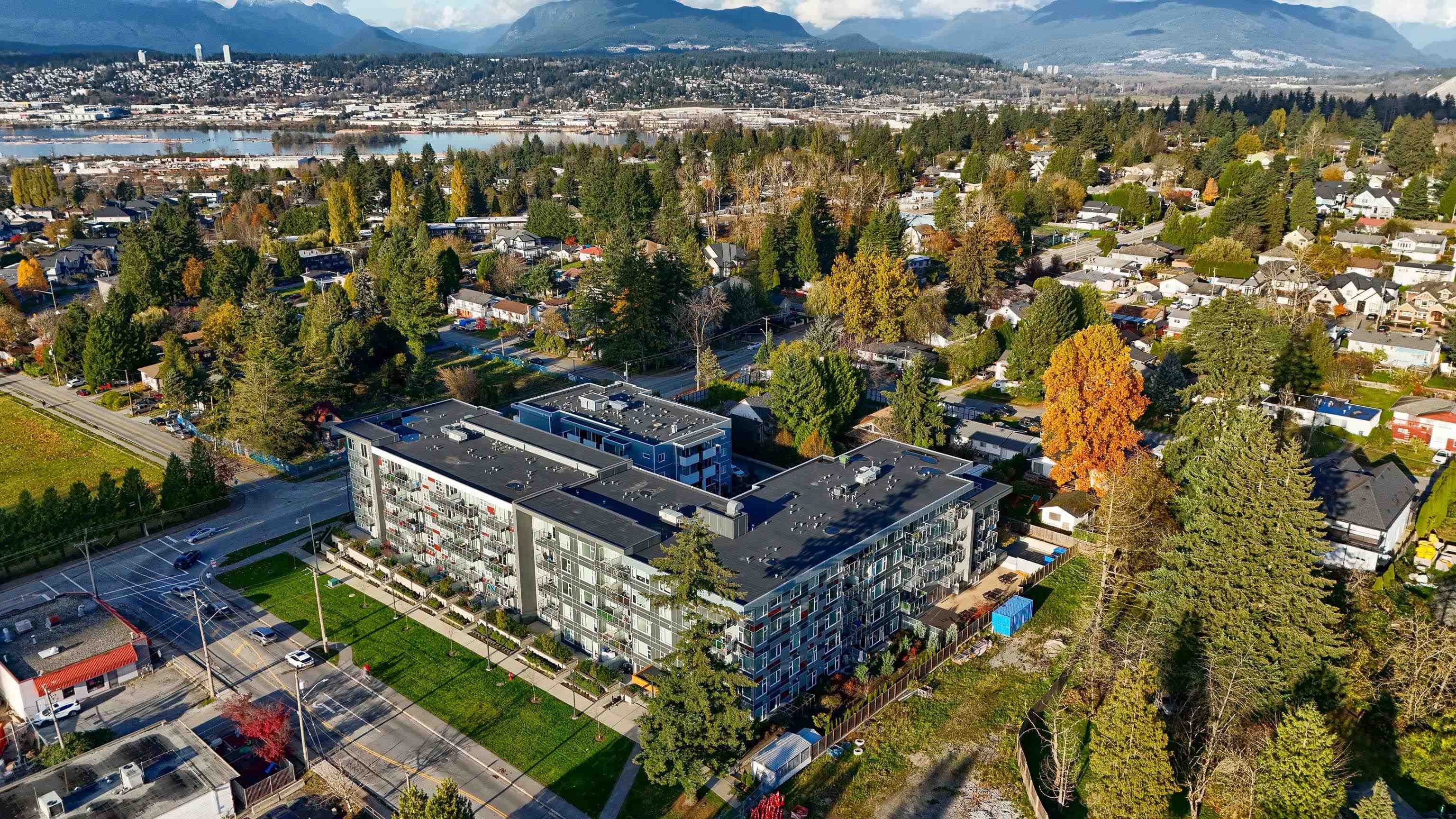 301 - 10838 Whalley Boulevard, Surrey, V3R 0G8 — photo 3