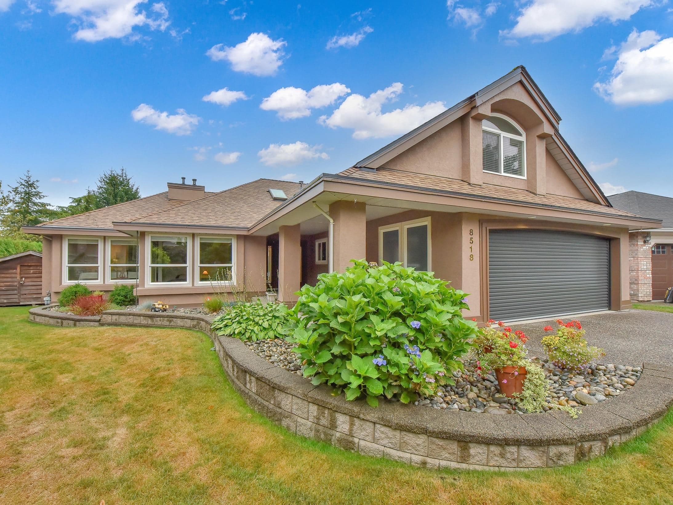 8518 165a Street, Surrey, V4N 3H2 — photo 1