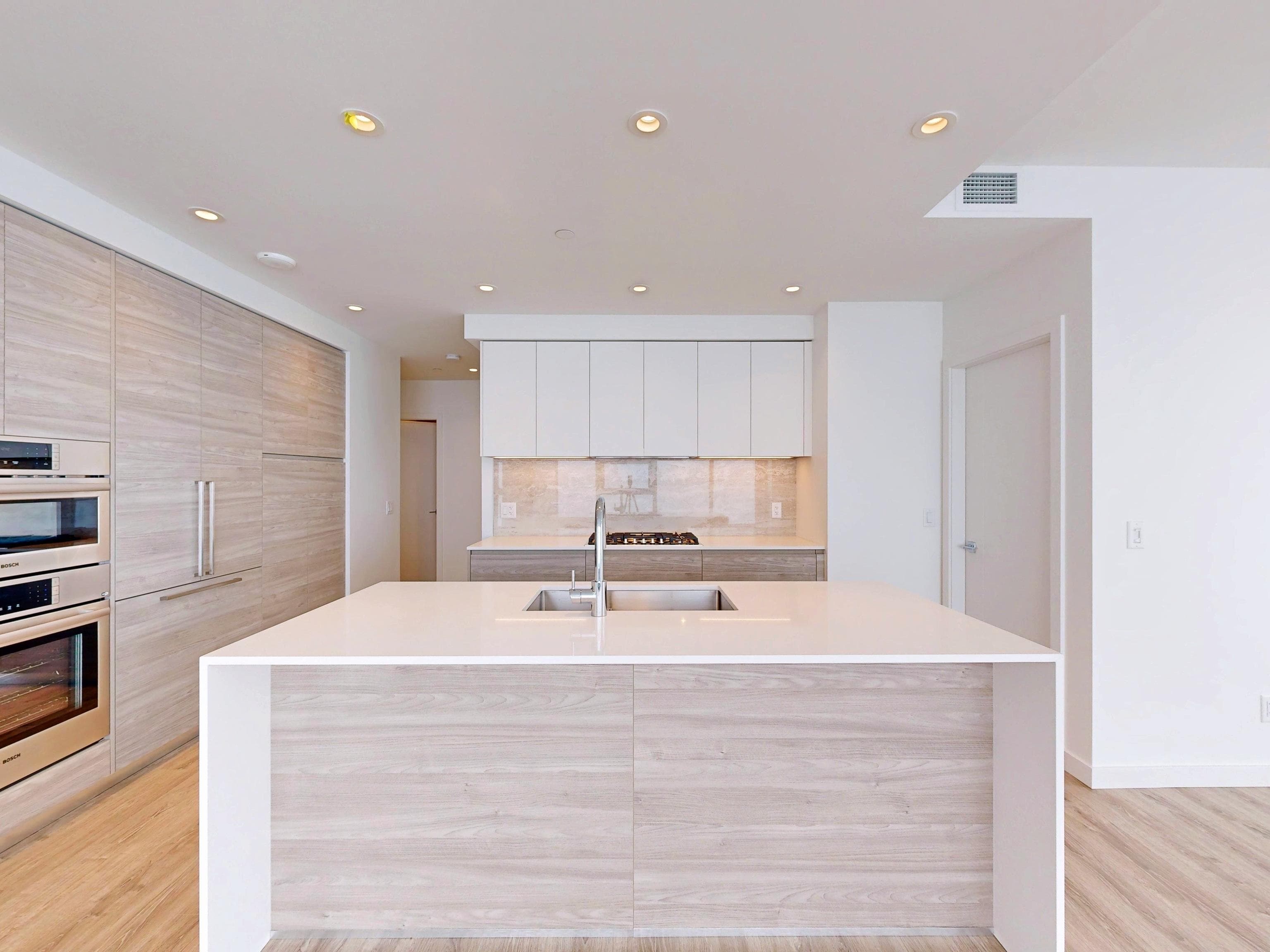 3507 - 680 Quayside Drive, New Westminster, V6G 2Z6 — photo 2