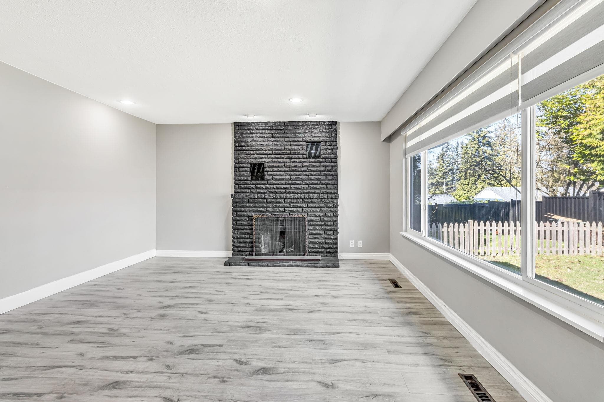 15112 Dove Place, Surrey, V3R 4T5 — photo 4