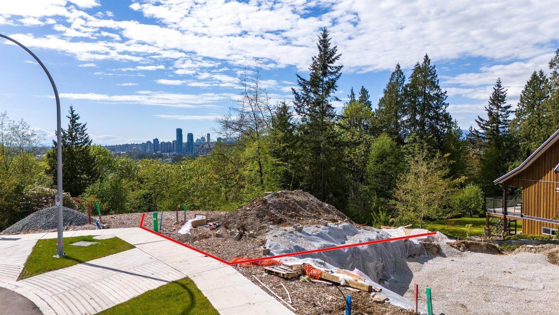 12621 106a Avenue, Surrey, V3V 5K4 — photo 3