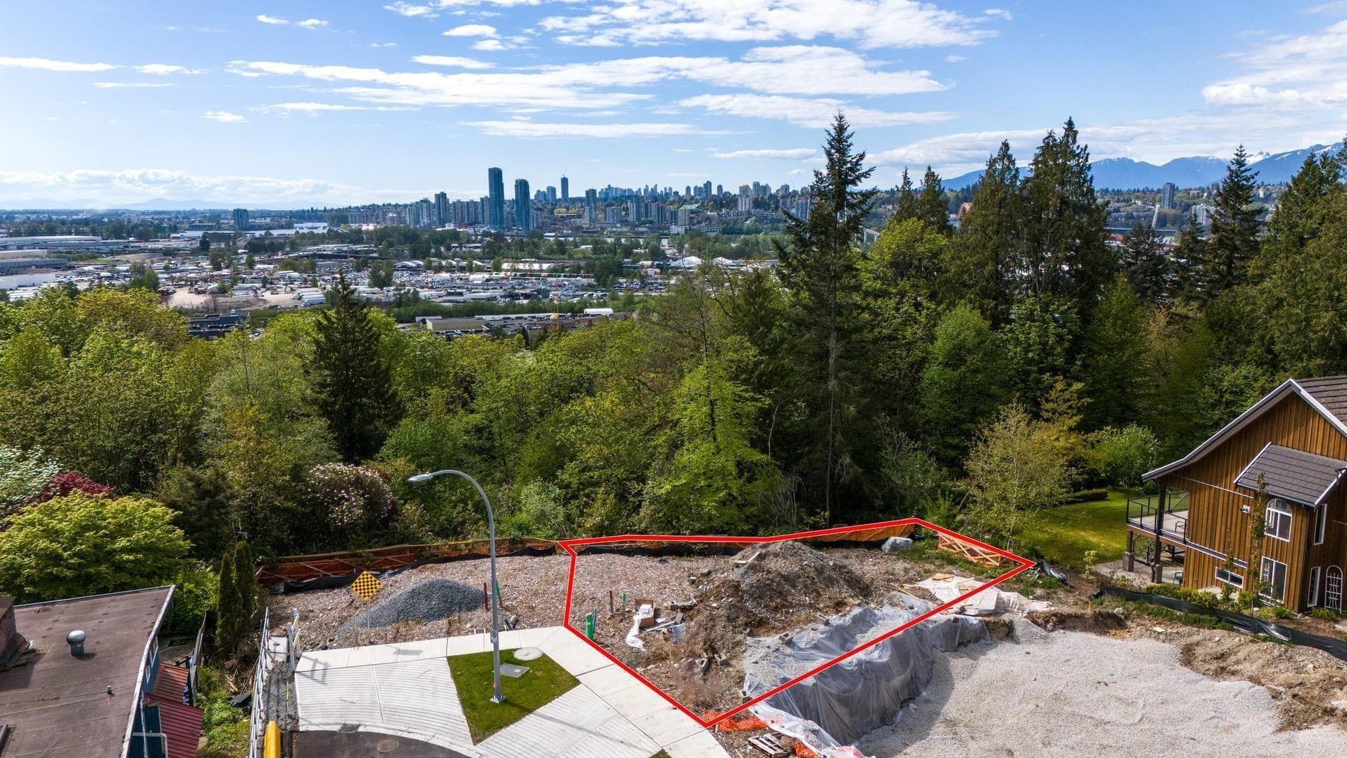 12621 106a Avenue, Surrey, V3V 5K4 — photo 4