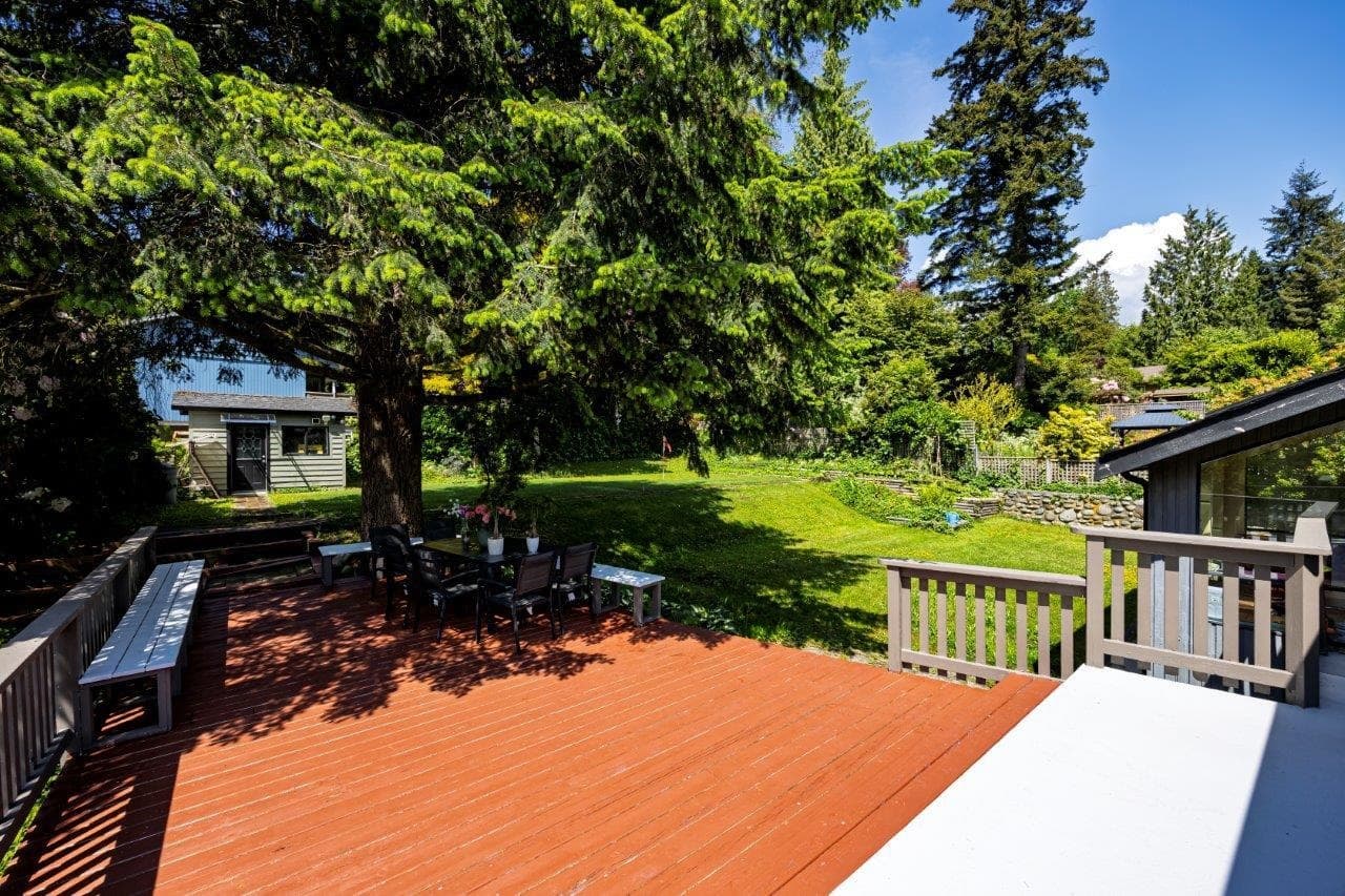 1427 Appin Road, North Vancouver, V7J 2T4 — photo 2