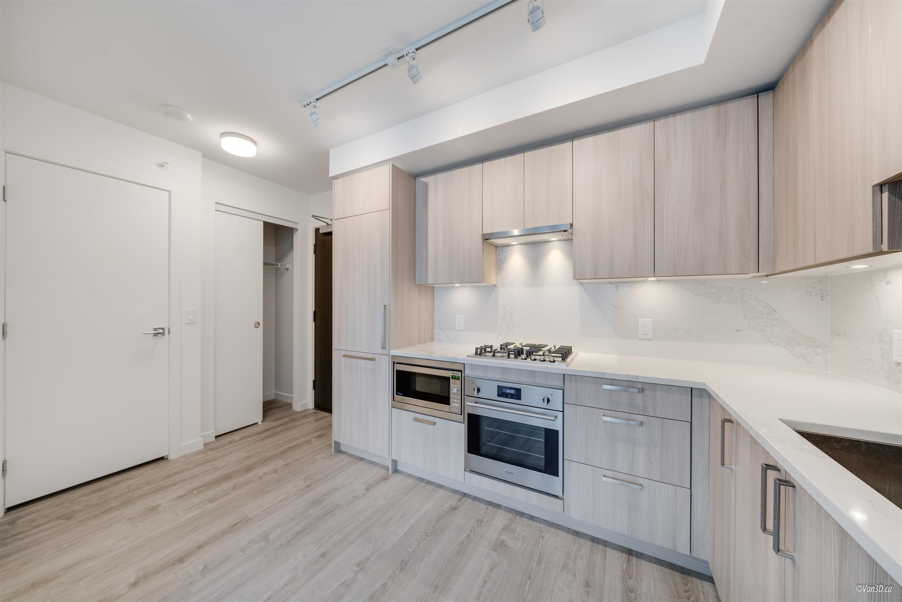 1114 - 13350 Central Avenue, Surrey, V3T 0S1 — photo 5