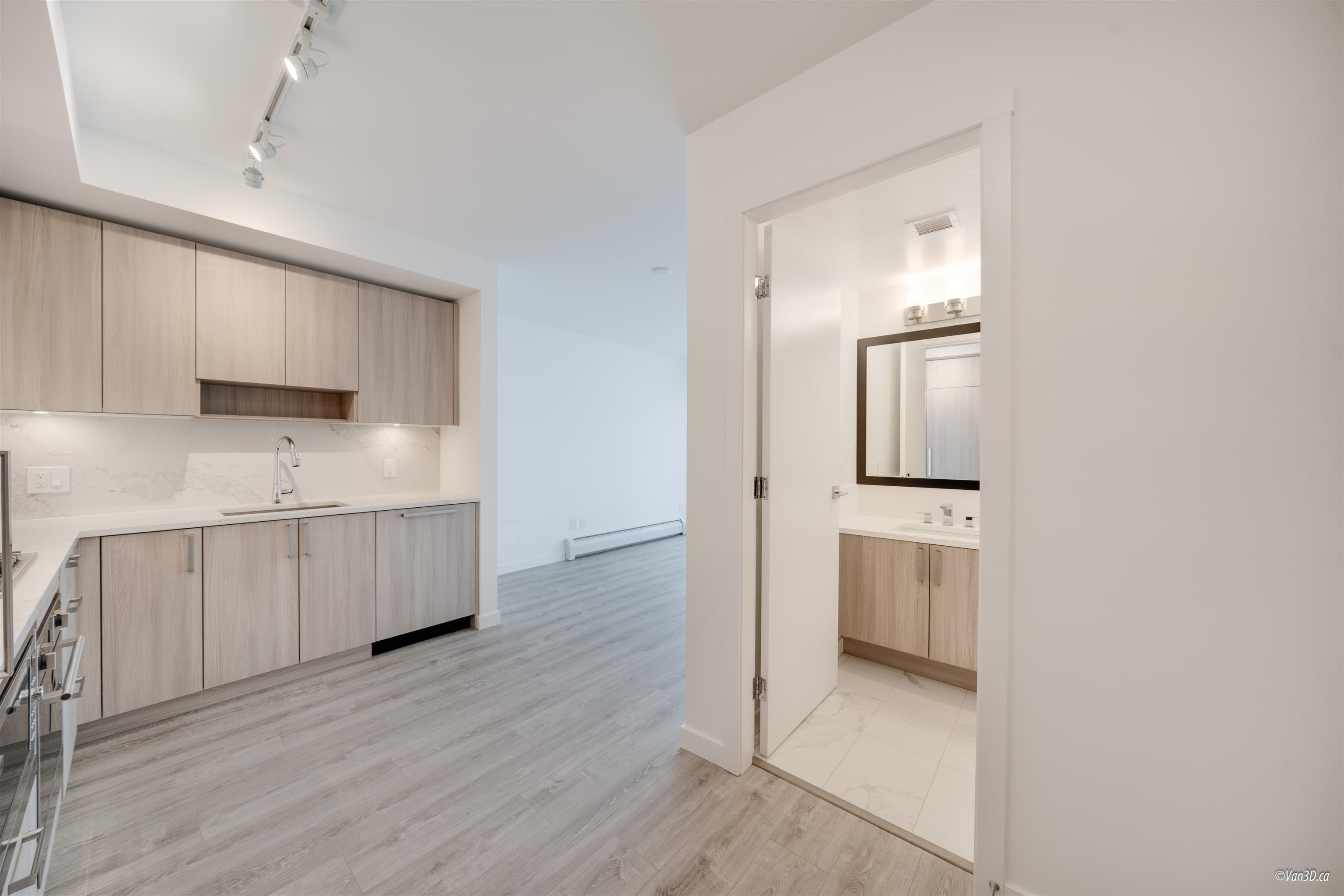 1114 - 13350 Central Avenue, Surrey, V3T 0S1 — photo 4