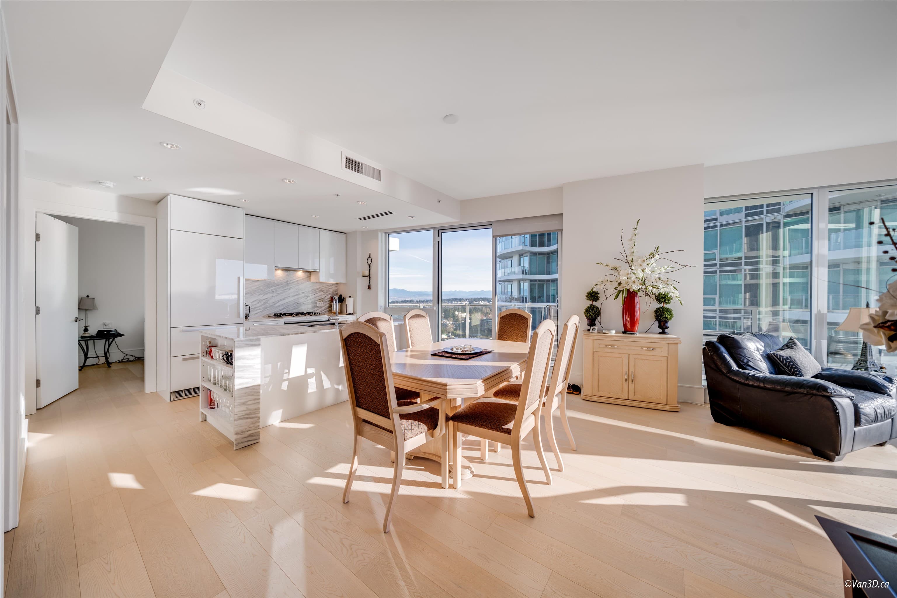 2203 - 1500 Martin Street, White Rock, V4B 0C2 — photo 2