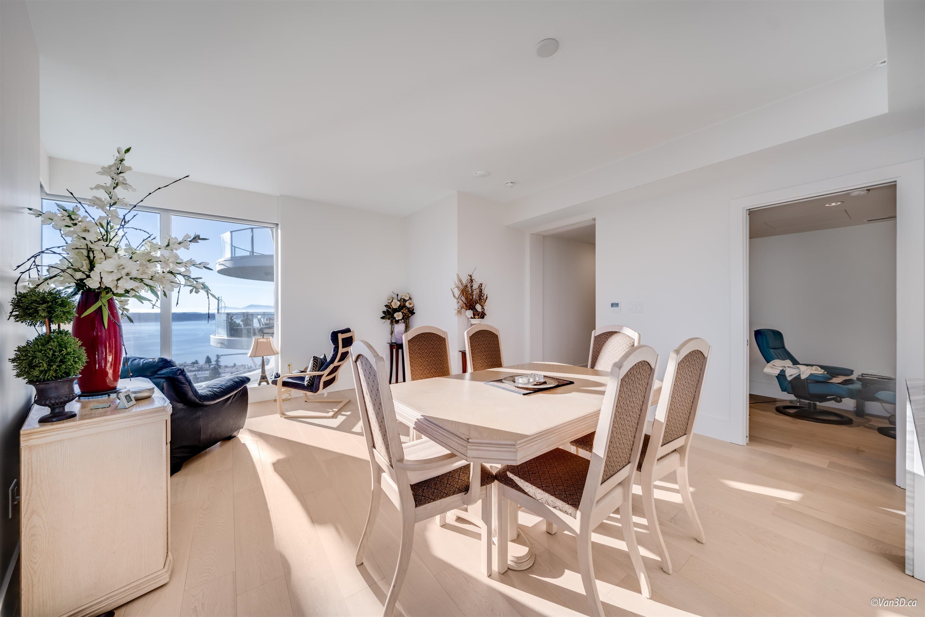 2203 - 1500 Martin Street, White Rock, V4B 0C2 — photo 5