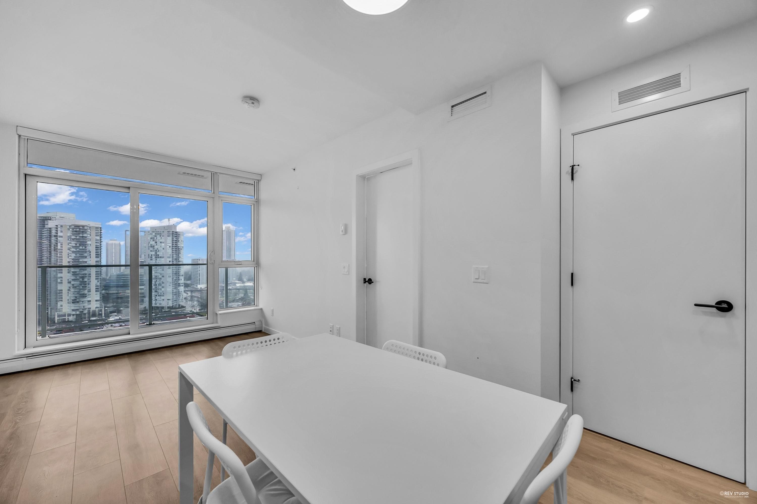 2207 - 13685 102 Avenue, Surrey, V3T 1N7 — photo 5