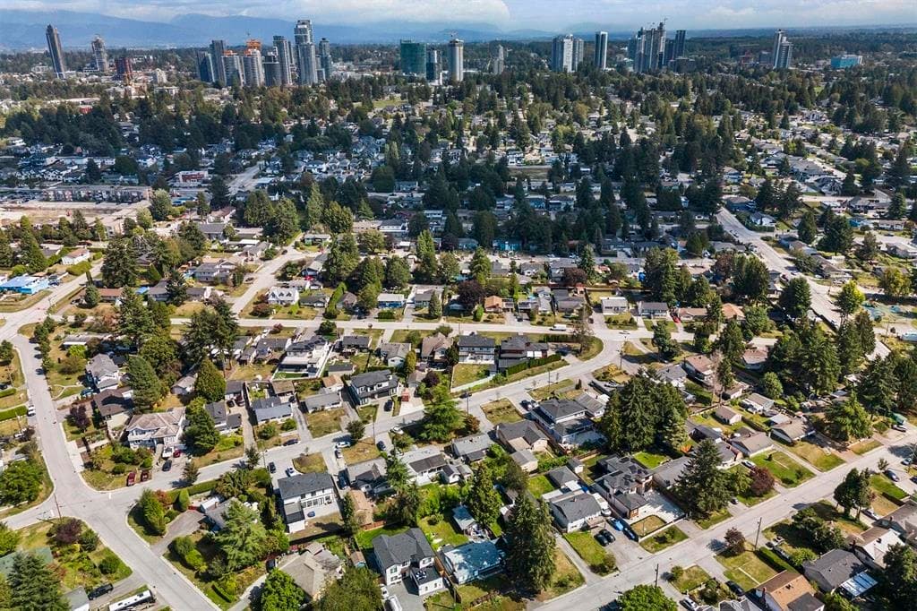 10096 Helen Drive, Surrey, V3V 3B2 — photo 2