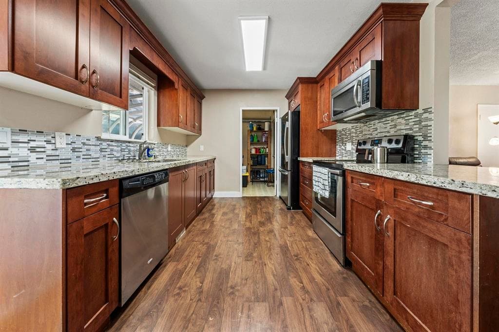 10096 Helen Drive, Surrey, V3V 3B2 — photo 4