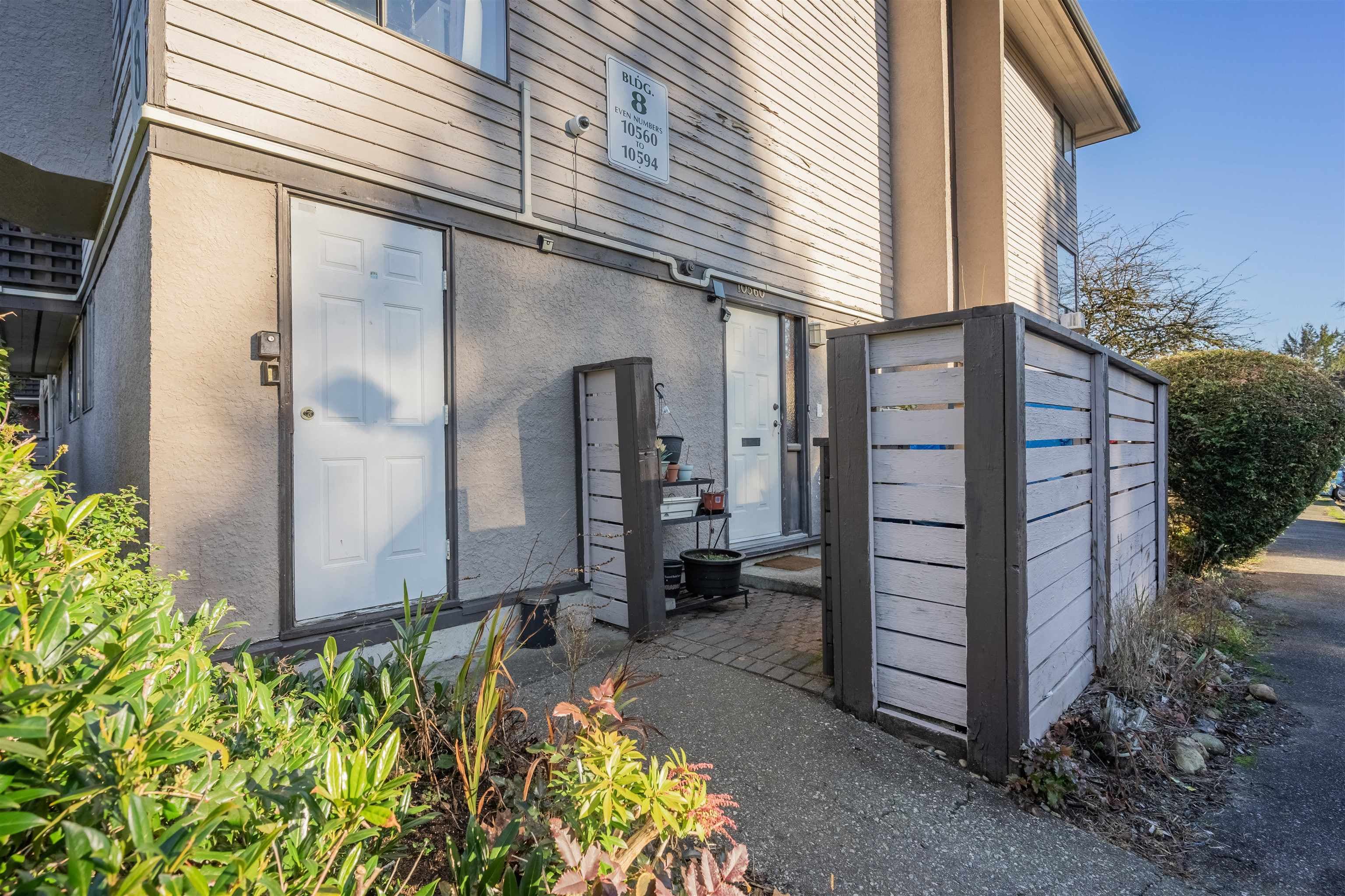 10560 Holly Park Lane, Surrey, V3R 6X9 — photo 2