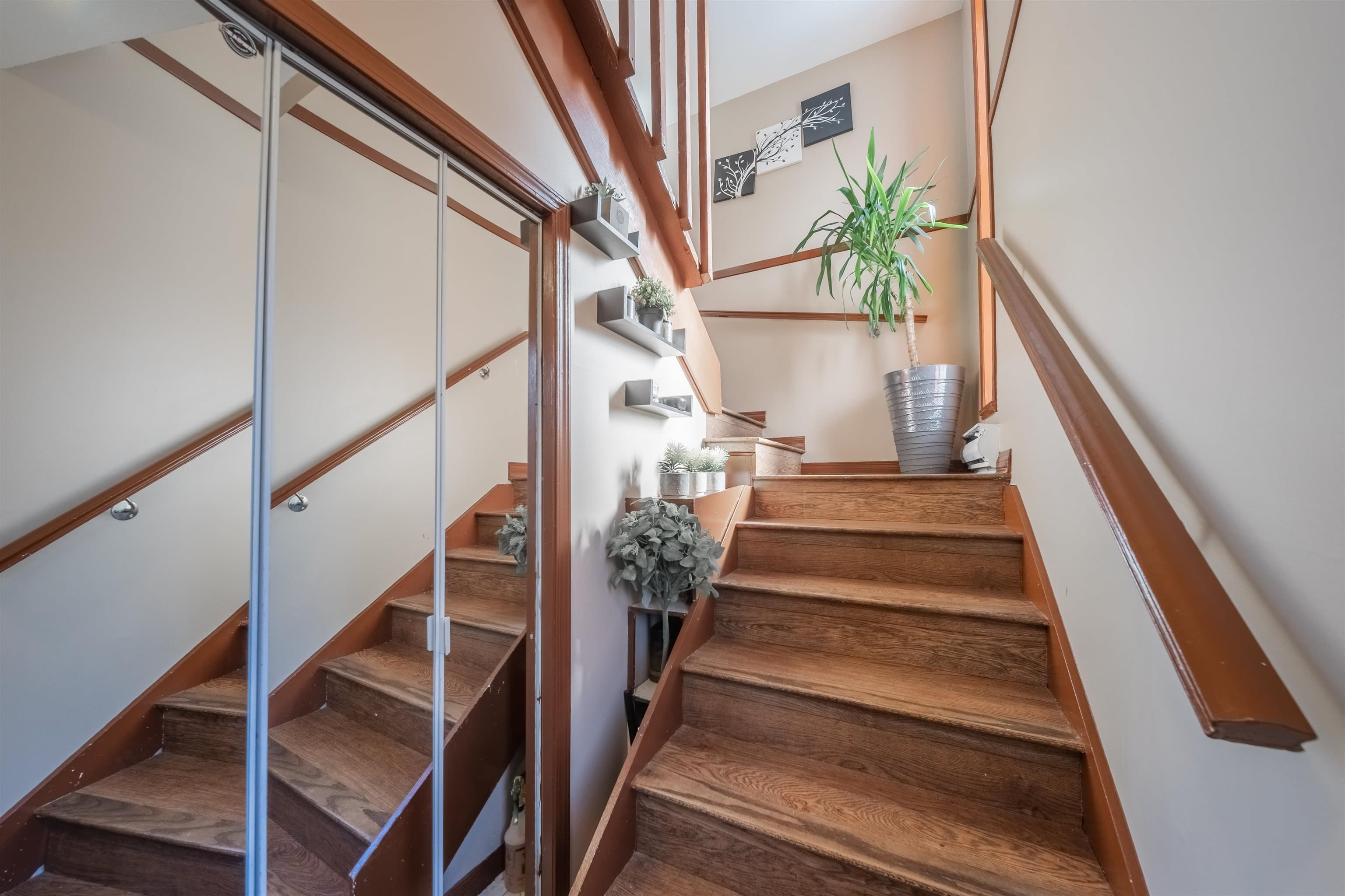 10560 Holly Park Lane, Surrey, V3R 6X9 — photo 3