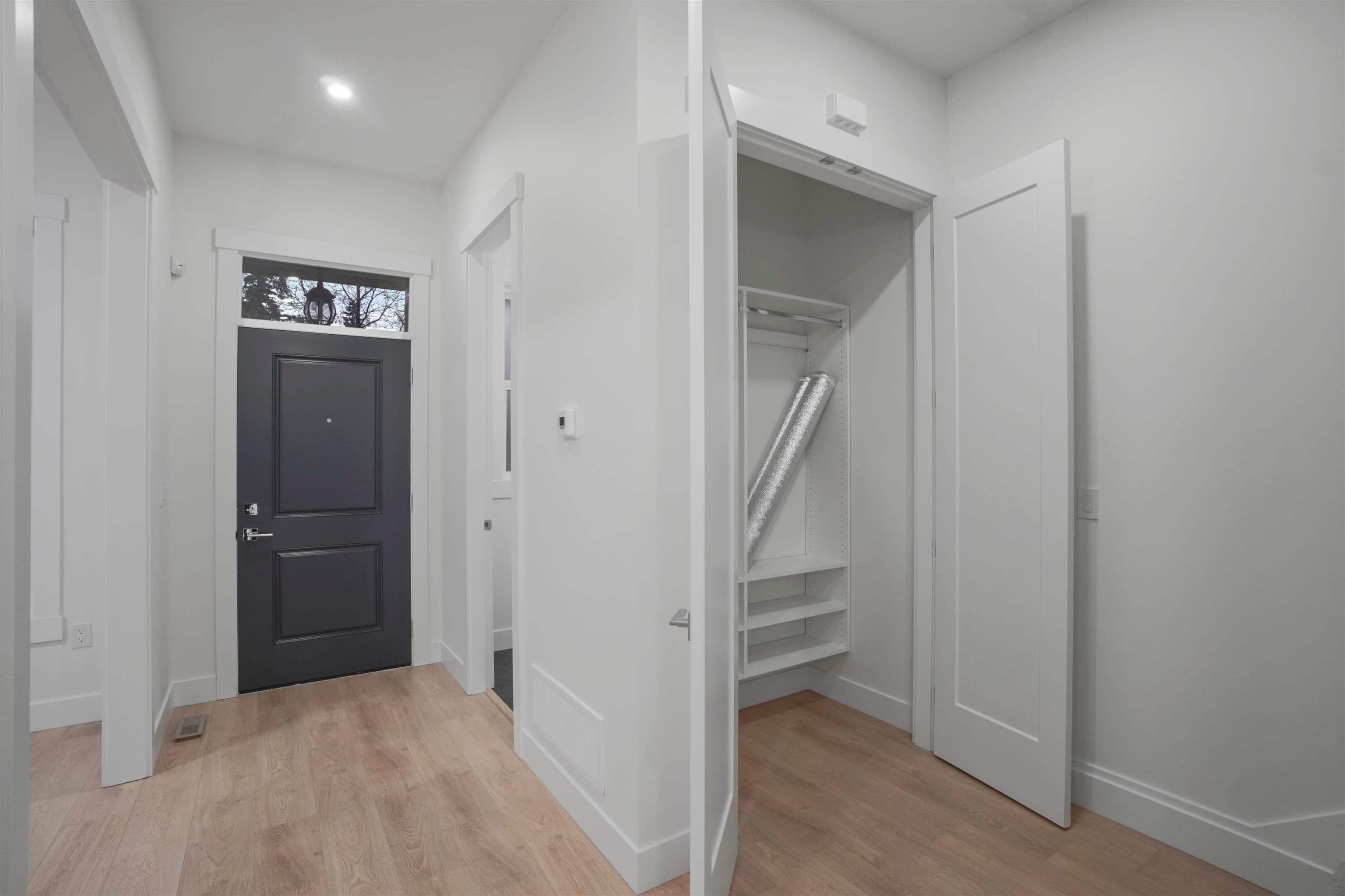 20535 74b Avenue, Langley, V2Y 3S8 — photo 2