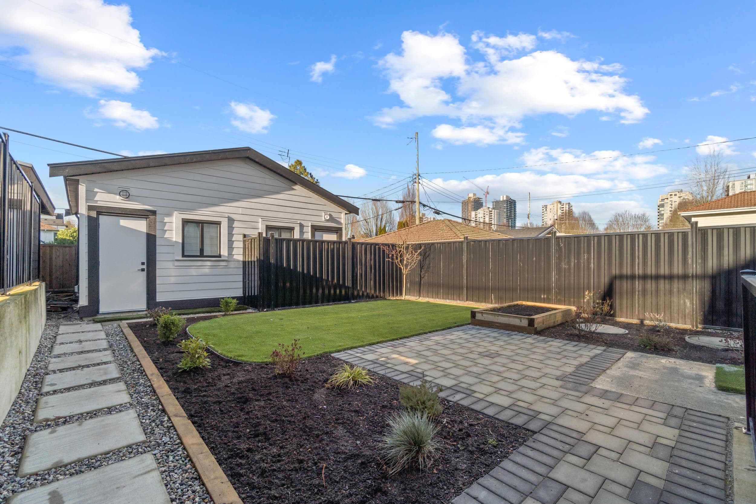 5577 Stamford Street, Vancouver, V5R 4K6 — photo 2