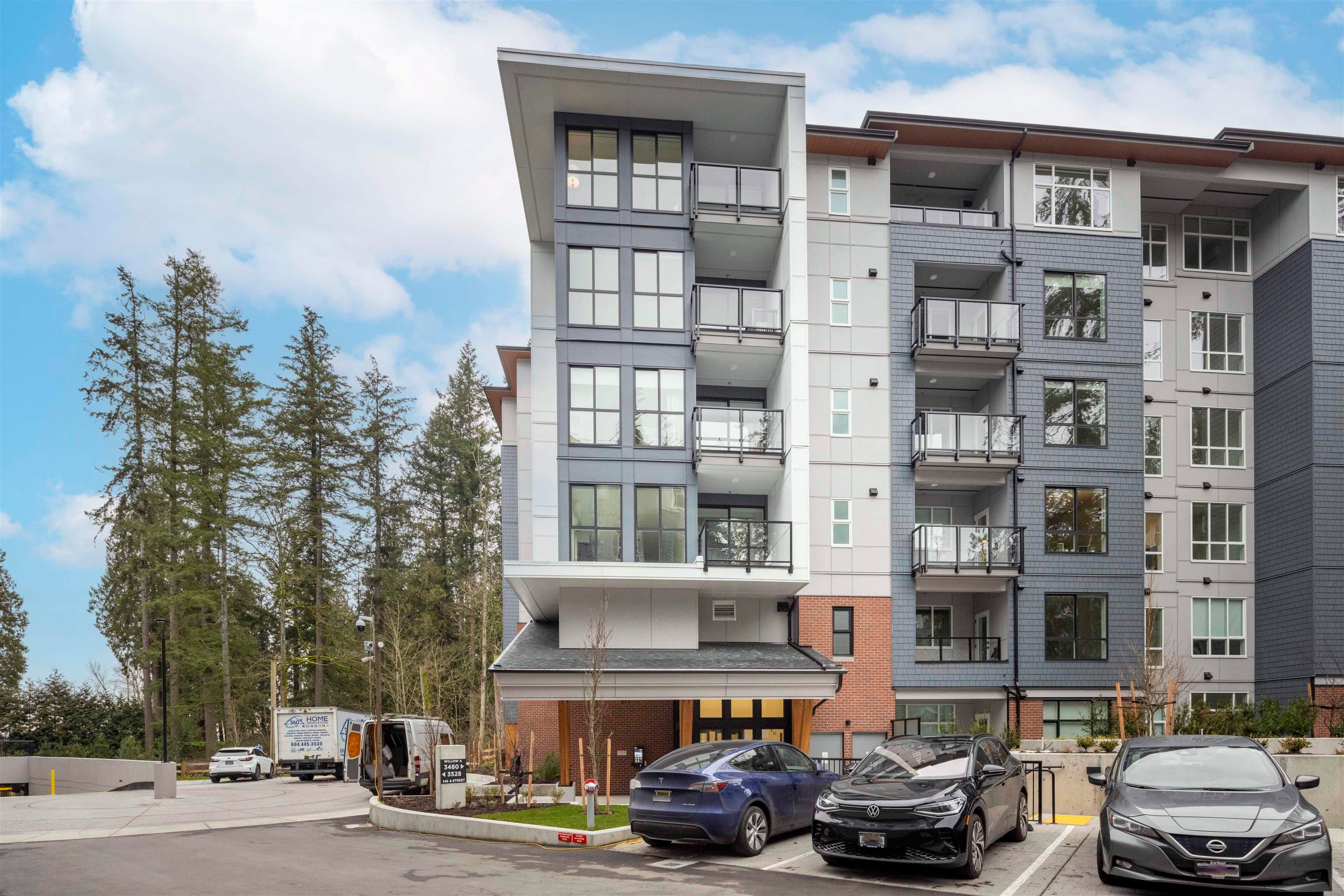 310 - 3480 146a, Surrey, V4P 0H6 — photo 2