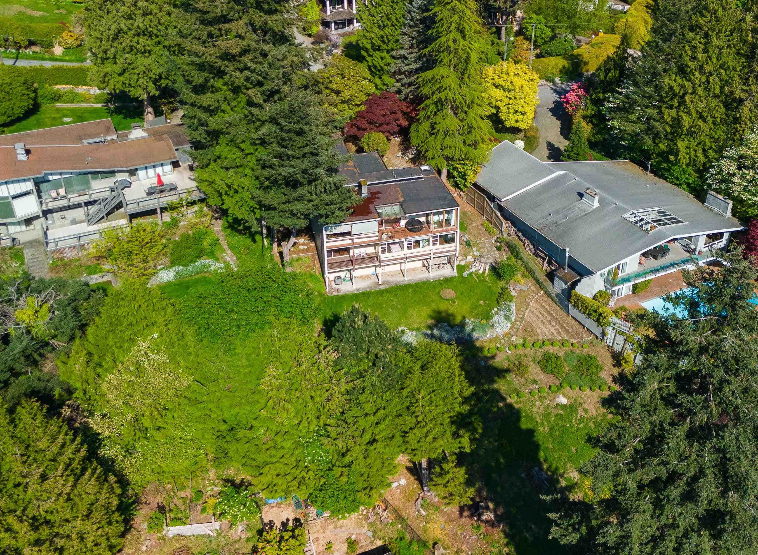 2664 Rosebery Avenue, West Vancouver