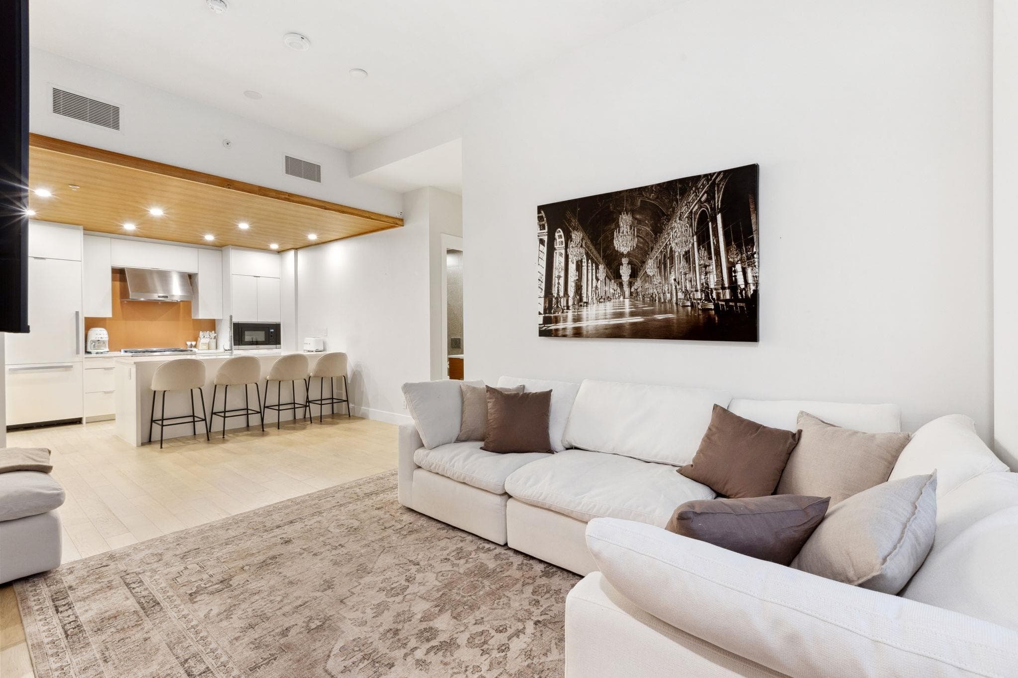 203 - 6693 Nelson Avenue, West Vancouver